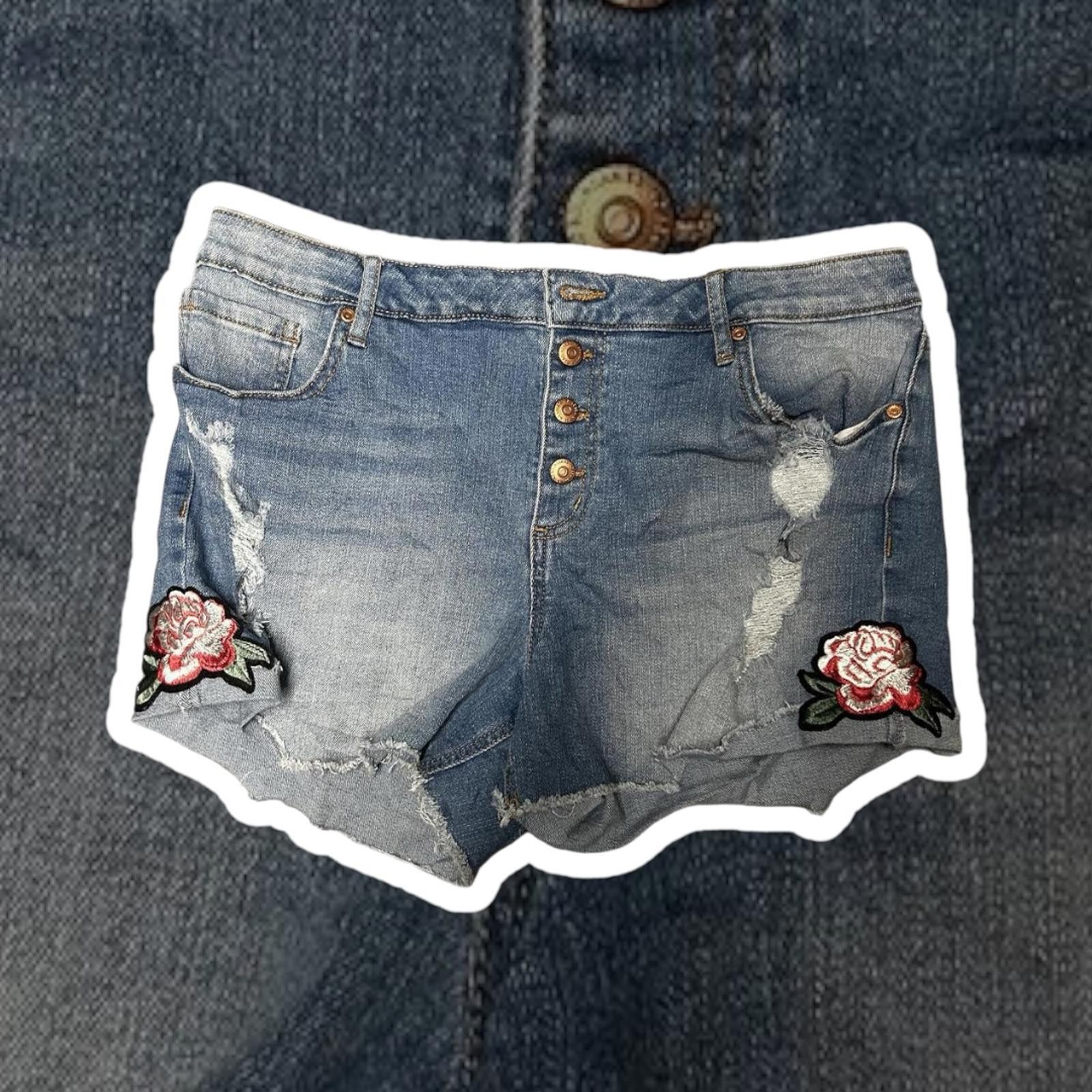 Designer Stylish Distressed Denim Shorts with Floral Embroidery Size 34" / US 12 / IT 48 - 1 Thumbnail