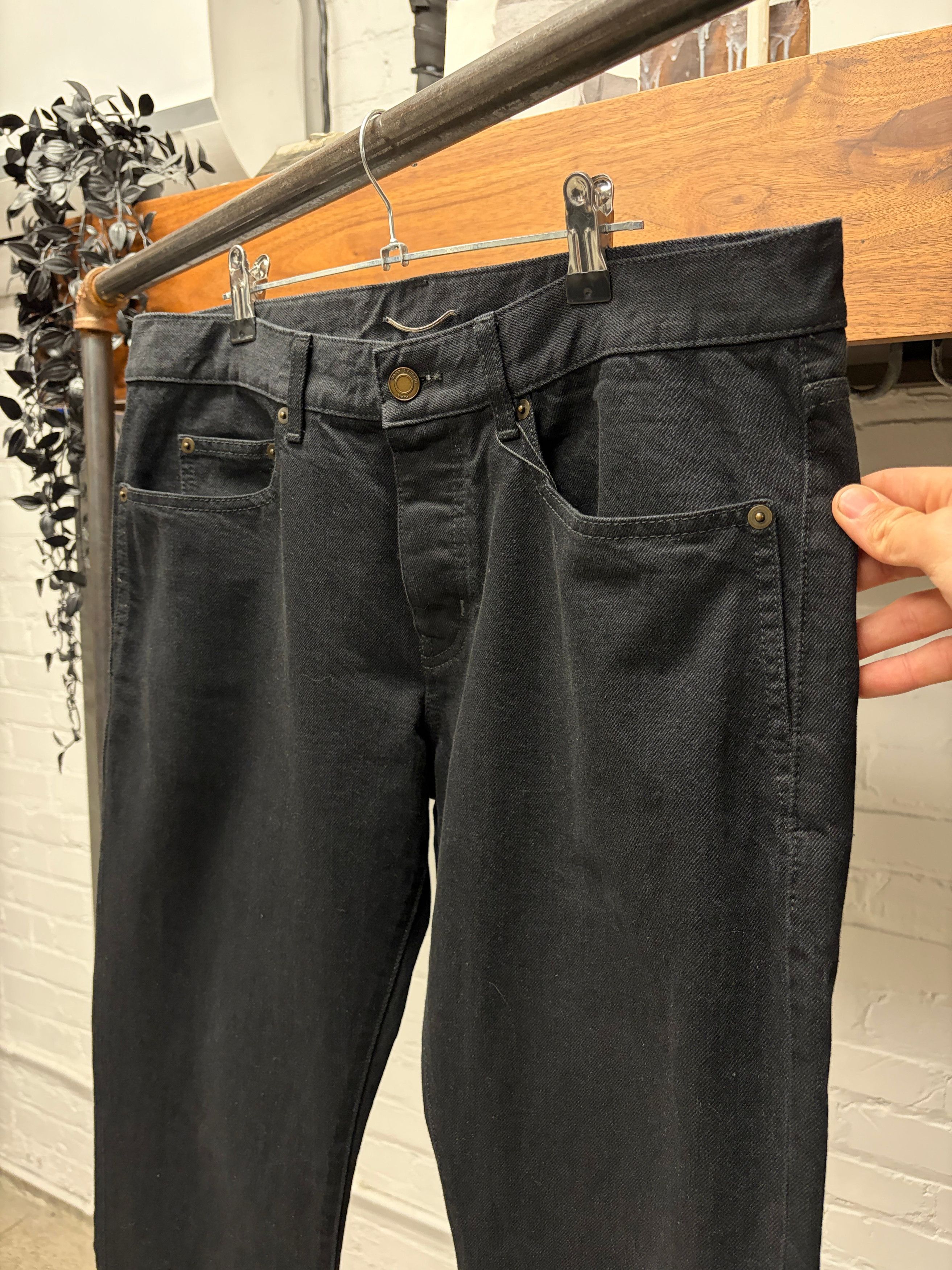 Saint Laurent Paris 2021 Saint Laurent ‘D27’ Black Straight Cut Denim Size US 33 - 2 Thumbnail