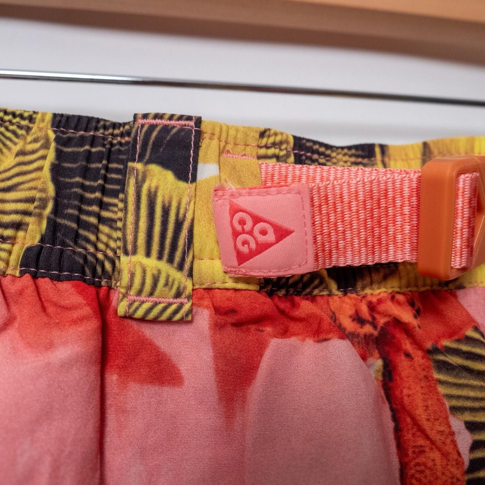 Nike ACG Nike ACG Older Kids' Pink Mushroom Frog Shorts Size XL Size US 26 / EU 42 - 3 Thumbnail