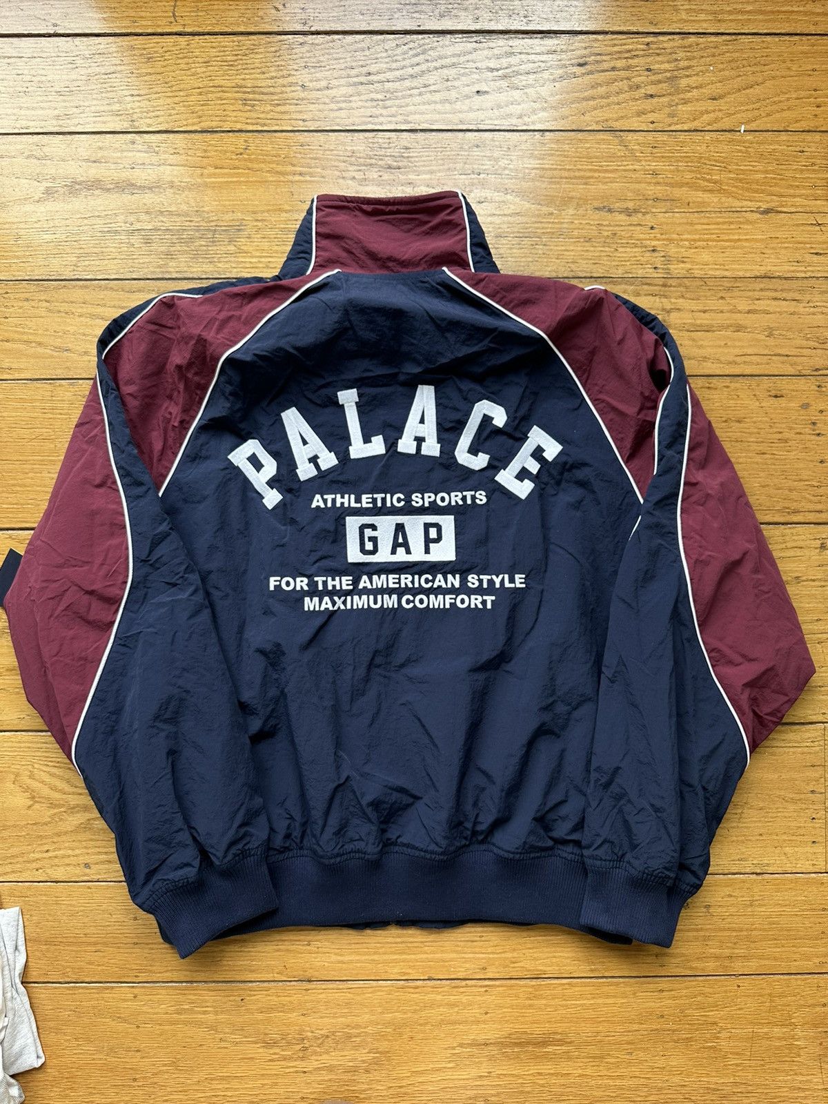 日本最大級 Nylon Gap Palace - Top x Gap Nylon IN Track Top - L ...