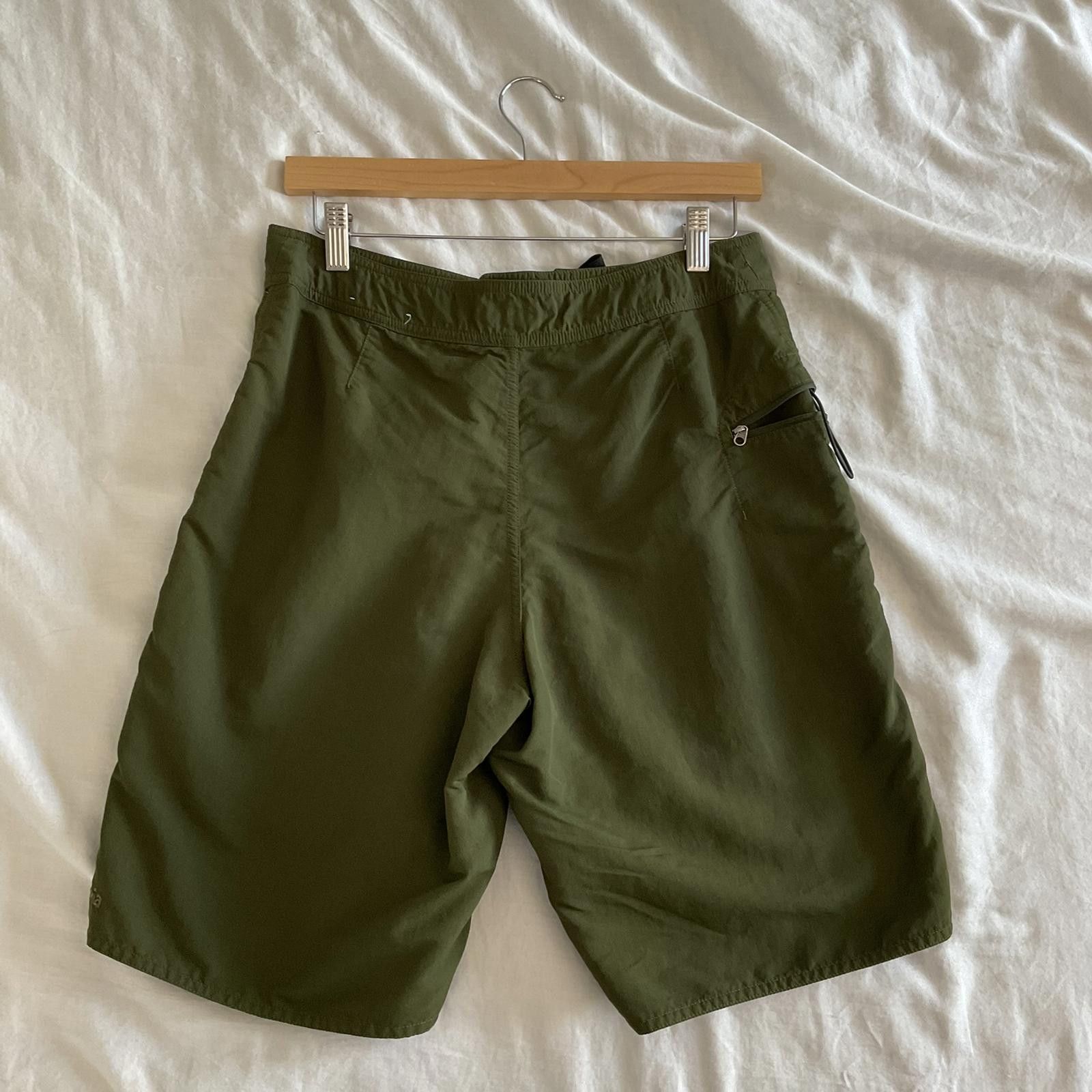 Patagonia patagonia y2k wave farer green mens 30 baggy board shorts Size US 30 / EU 46 - 2 Thumbnail