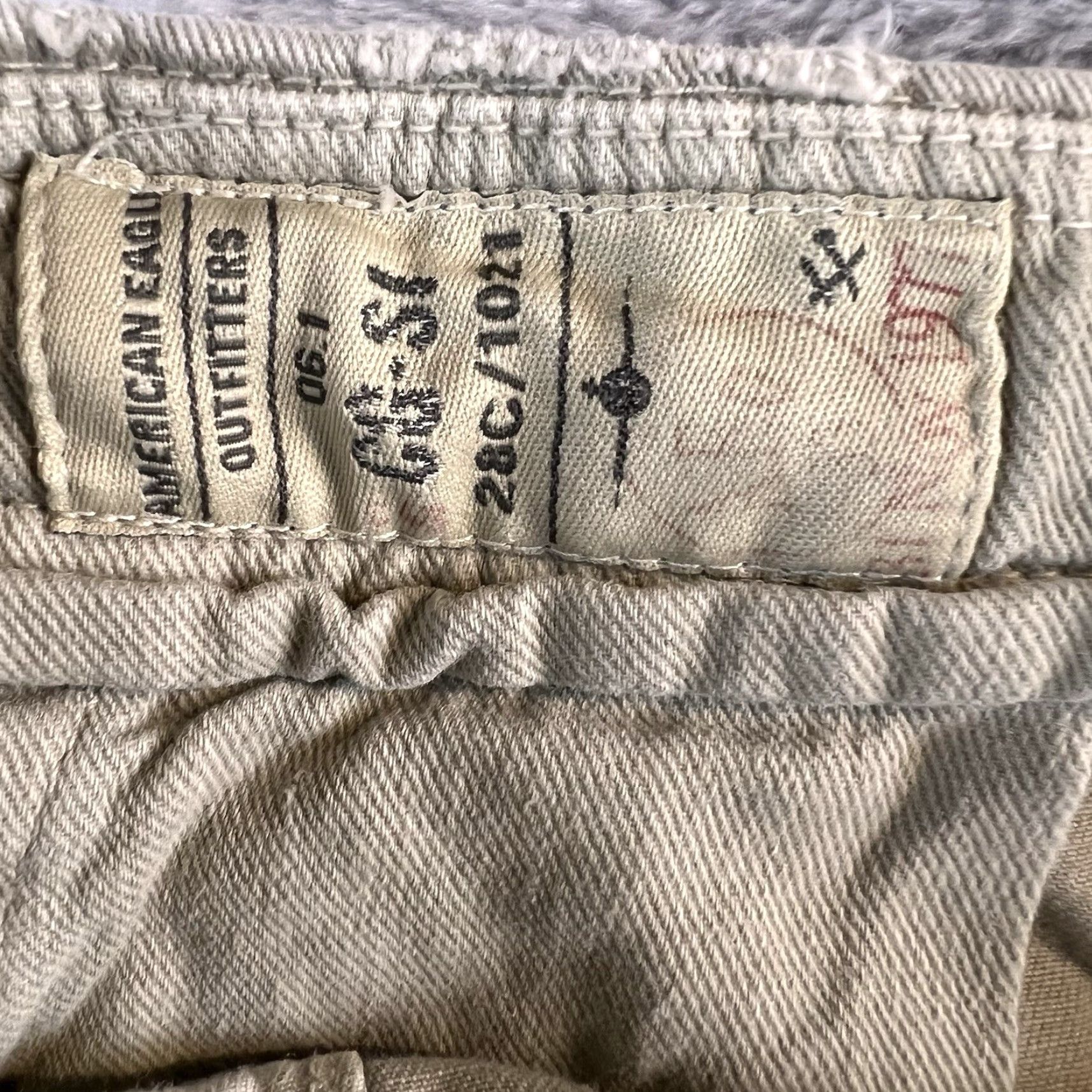 American Eagle Outfitters American Eagle Cargo Shorts Mens 33 Beige Tan Baggy Skater Y2K Size US 33 - 7 Thumbnail