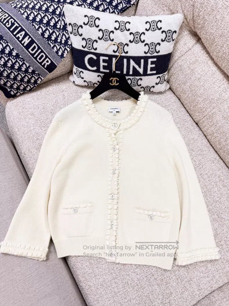 Chanel Chanel Small lace rhinestone bird buckle long-sleeved knit Size XS / US 0-2 / IT 36-38 - 2 Thumbnail