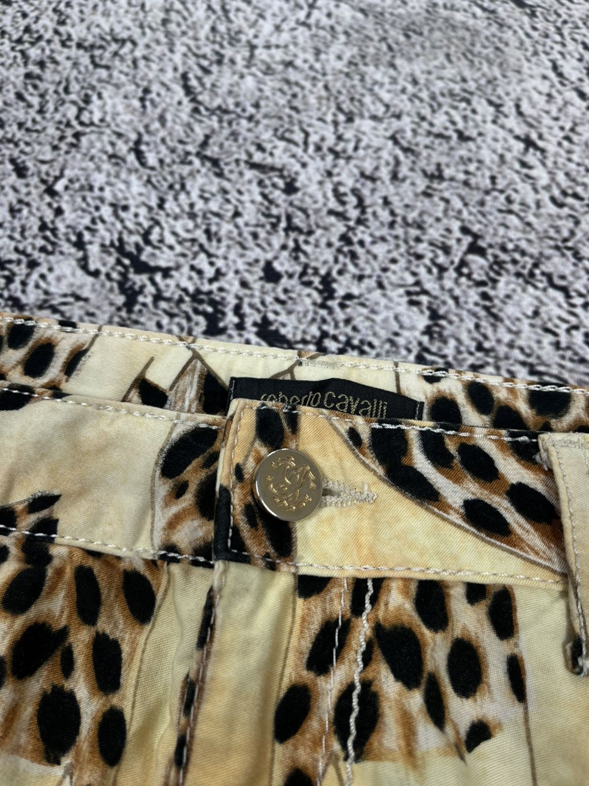 Roberto Cavalli Vintage Roberto Cavalli Leopard Print Skirt Size 28" / US 6 / IT 42 - 4 Thumbnail