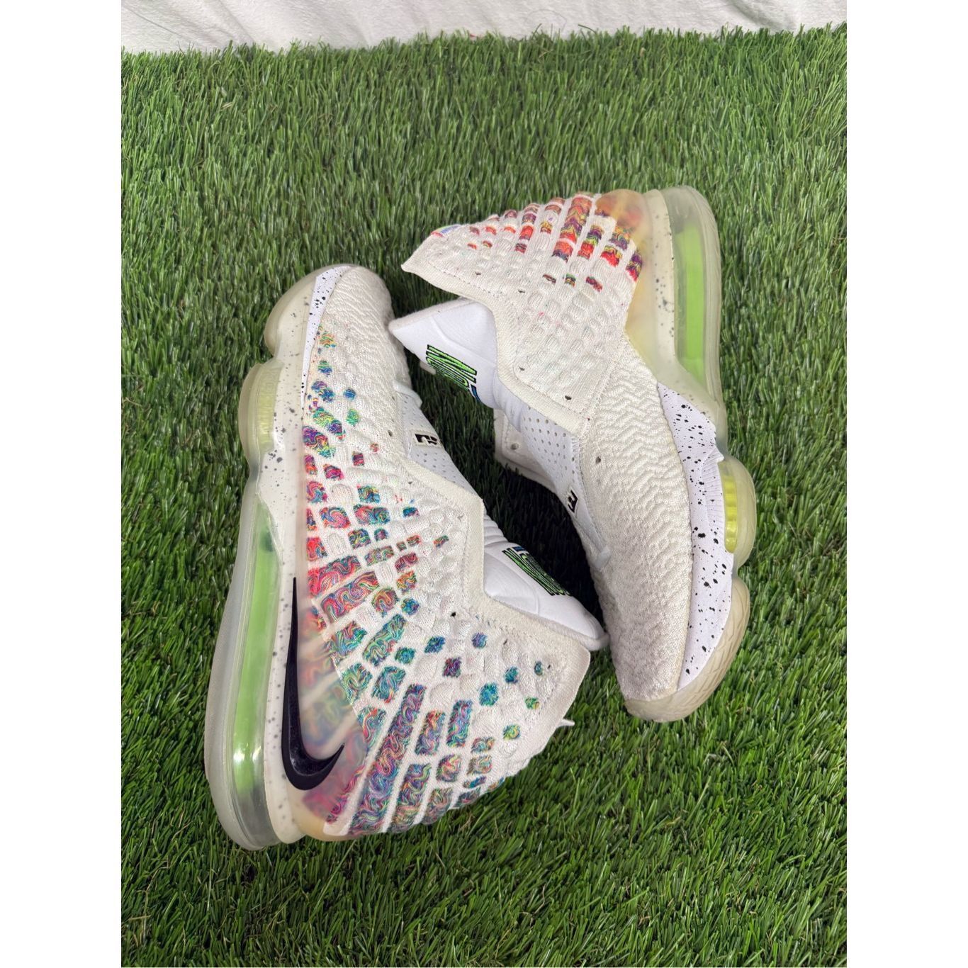 Nike Size 8.5 - Nike LeBron 17 Air Command Force White Basketball Size US 8.5 / EU 41-42 - 5 Thumbnail