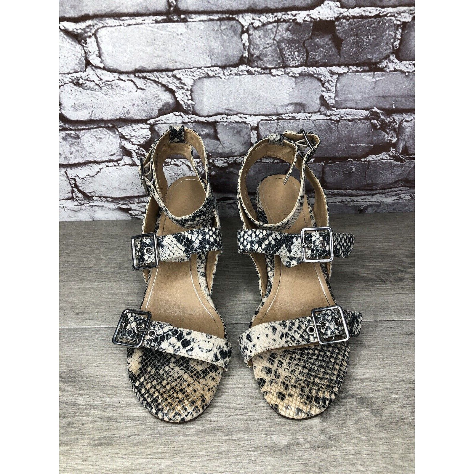 Other Vionic Carmel Grey Ivory Leather Snake Print Heel Sandals Wo Size US 9.5 / IT 39.5 - 18 Thumbnail