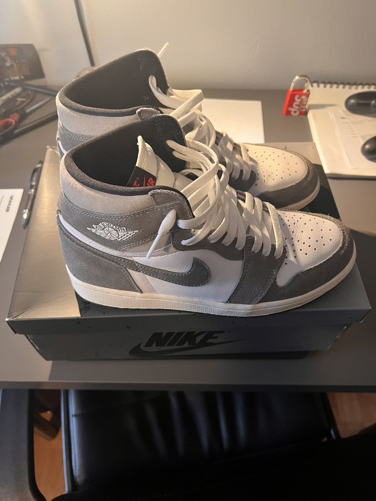 Jordan Brand × Nike Air Jordan 1 Retro Mauve OG Size US 8.5 / EU 41-42 - 1 Thumbnail