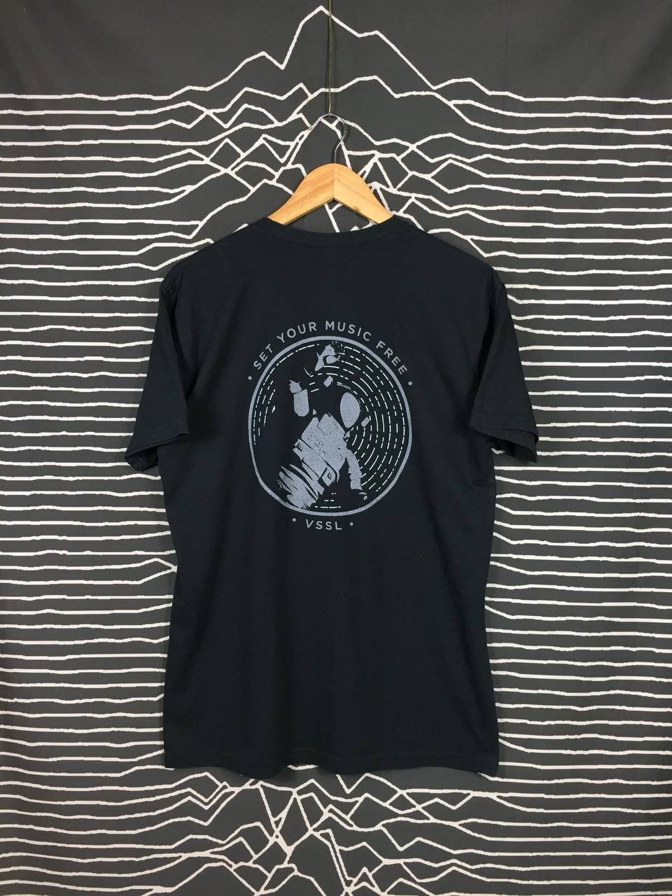 Vintage VSSL Home Audio System Set Your Music Free Tee Size US L / EU 52-54 / 3 - 1 Thumbnail