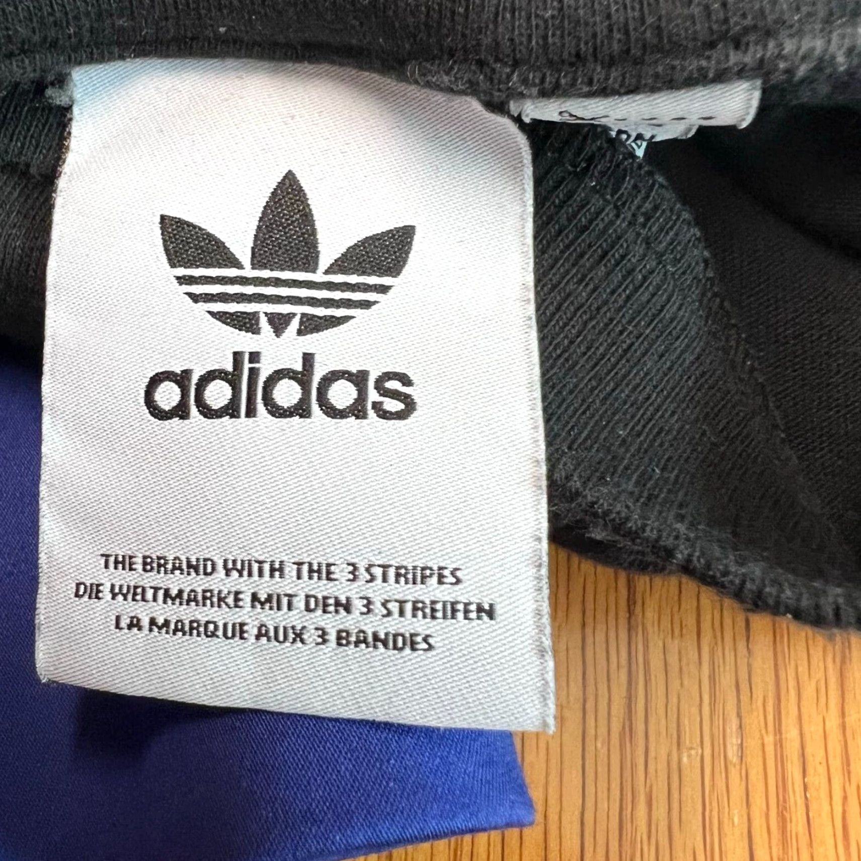 Adidas VINTAGE adidas Originals Smile Graphics T-shirt Adult XL Black Size US XL / EU 56 / 4 - 4 Thumbnail