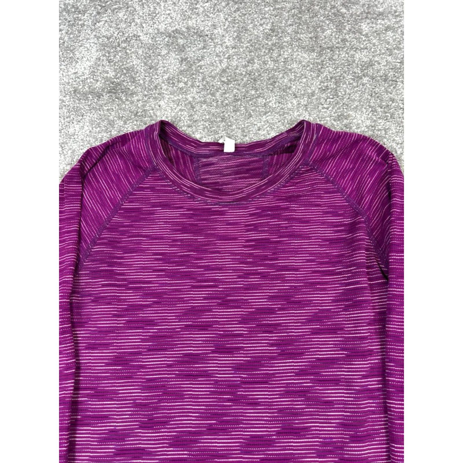 Athleta Athleta Shirt Womens Small Purple Running Pullover Size S / US 4 / IT 40 - 2 Thumbnail