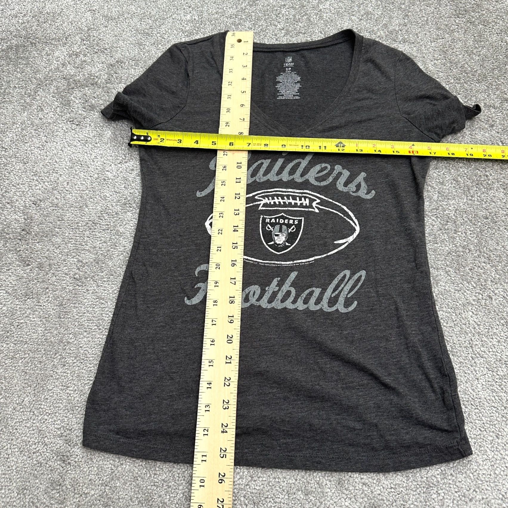 NFL NFL Team Apparel Raiders T-Shirt Womens Small Dark Gray V-Neck Graphic Size S / US 4 / IT 40 - 5 Thumbnail