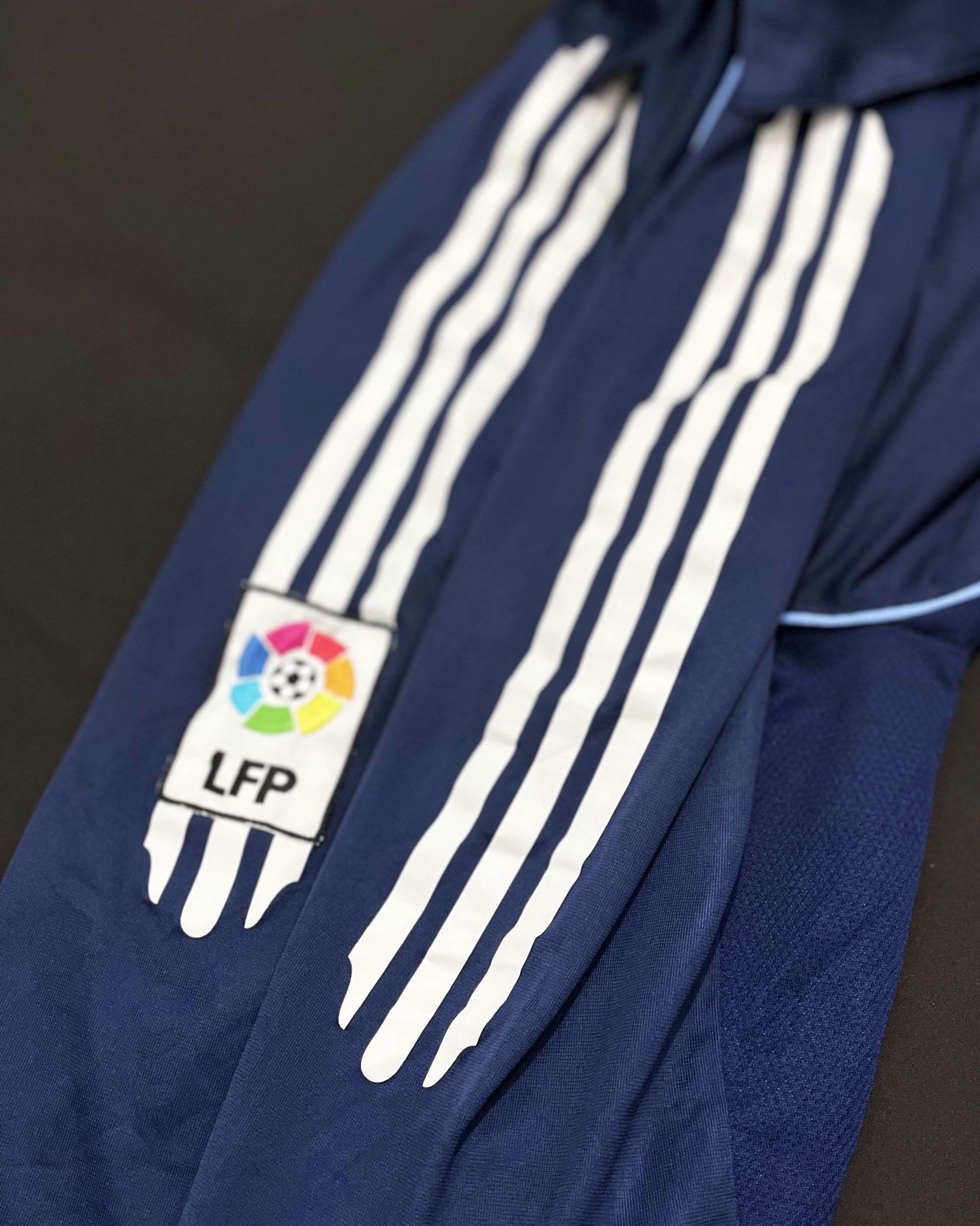 Adidas Real Madrid Away Kit 2005 2006 Size US L / EU 52-54 / 3 - 4 Thumbnail