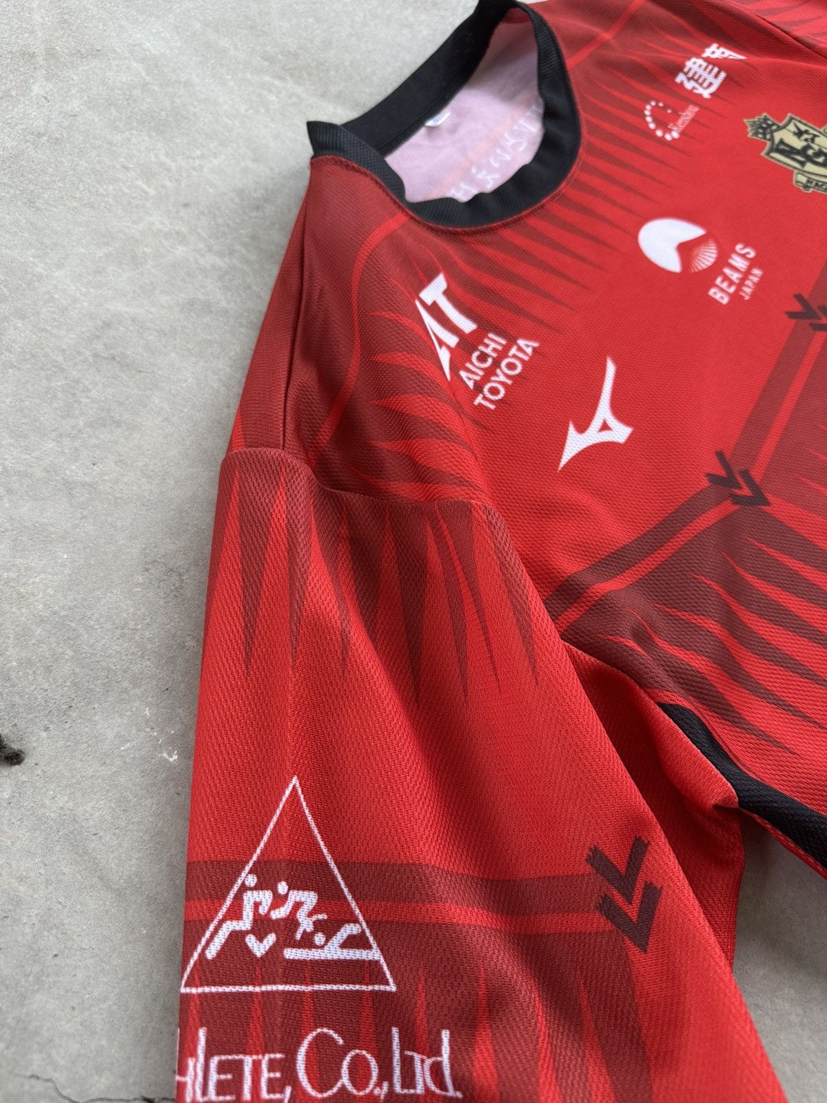Japanese Brand × Mizuno 2023 NAGOYA GRAMPUS BEAMS JERSEY JLEAGUE Size US L / EU 52-54 / 3 - 4 Thumbnail