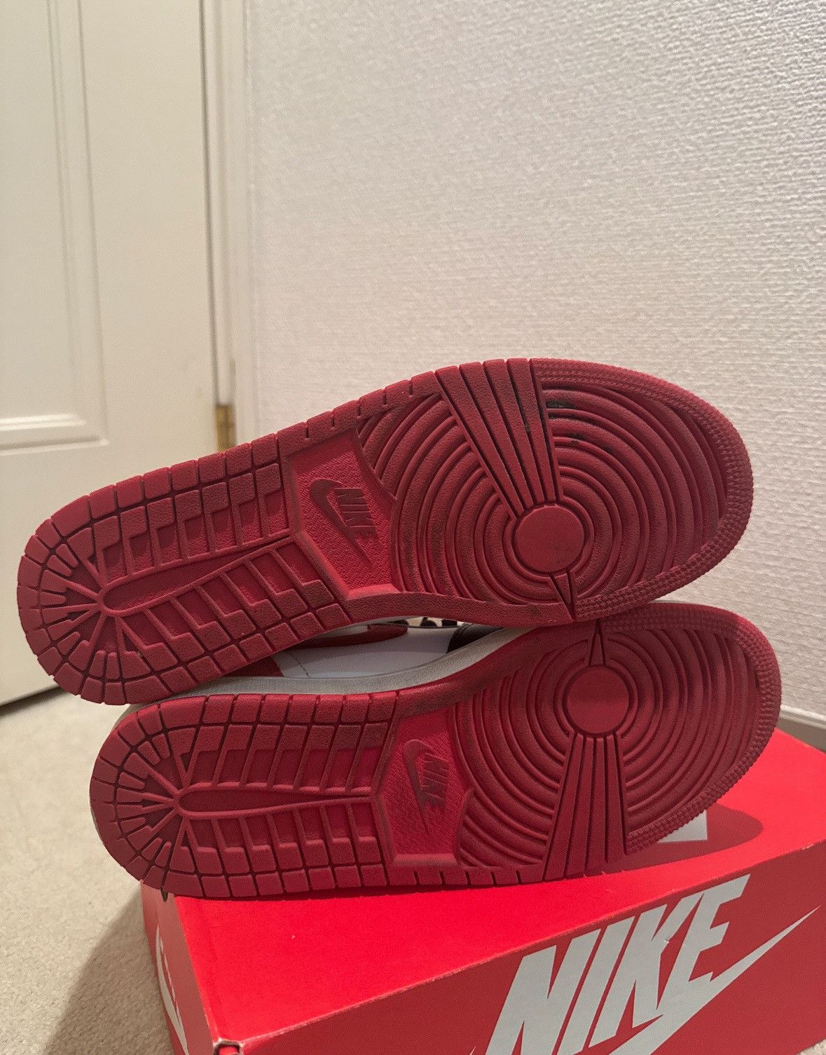 Jordan Brand × Nike NIKE AIR JORDAN 1 RETRO HIGH "TRACK RED" Size US 9.5 / EU 42-43 - 5 Thumbnail