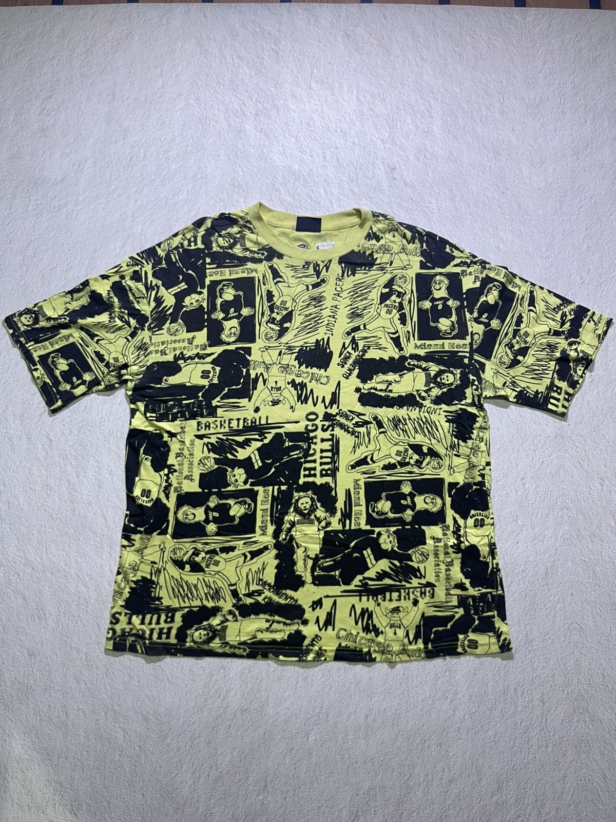Japanese Brand NBA APO full print short sleeve tshirt Size US XL / EU 56 / 4 - 1 Thumbnail