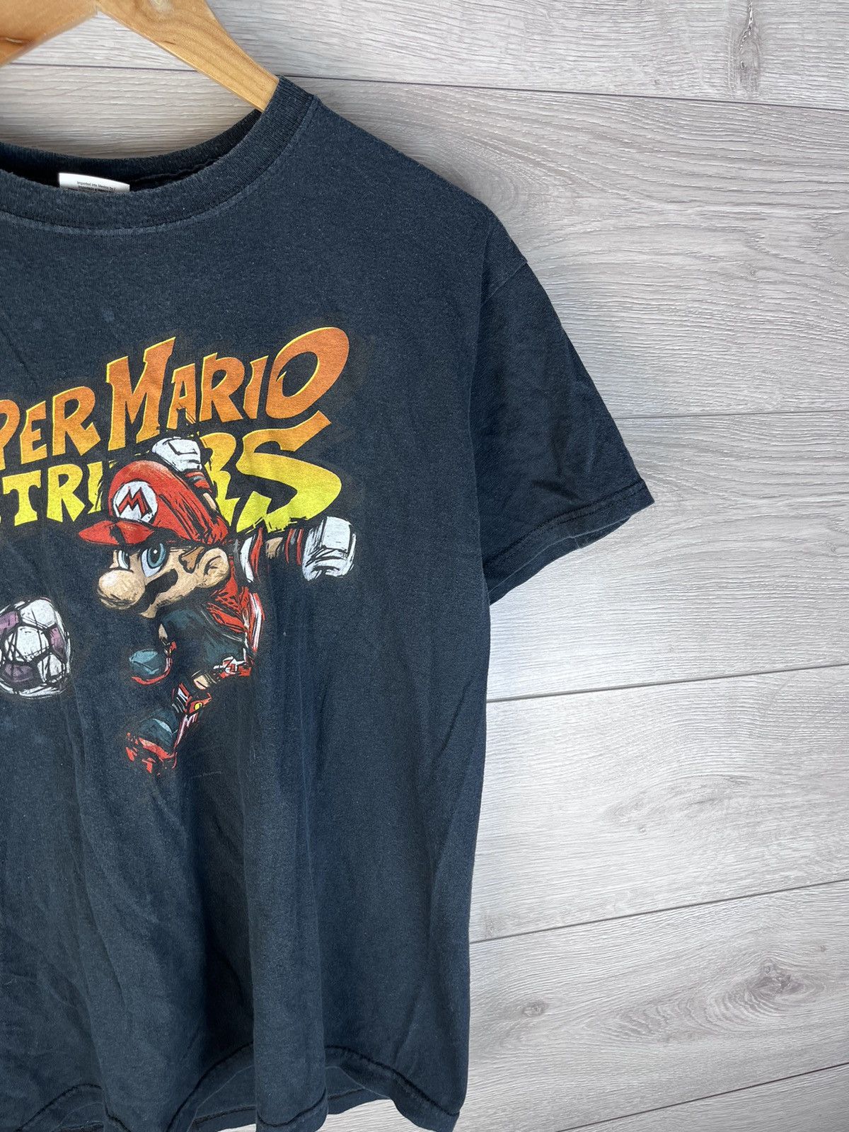 Gildan Vintage men's merch T-shirt Super Mario Stars 2007s size M Size US M / EU 48-50 / 2 - 4 Thumbnail
