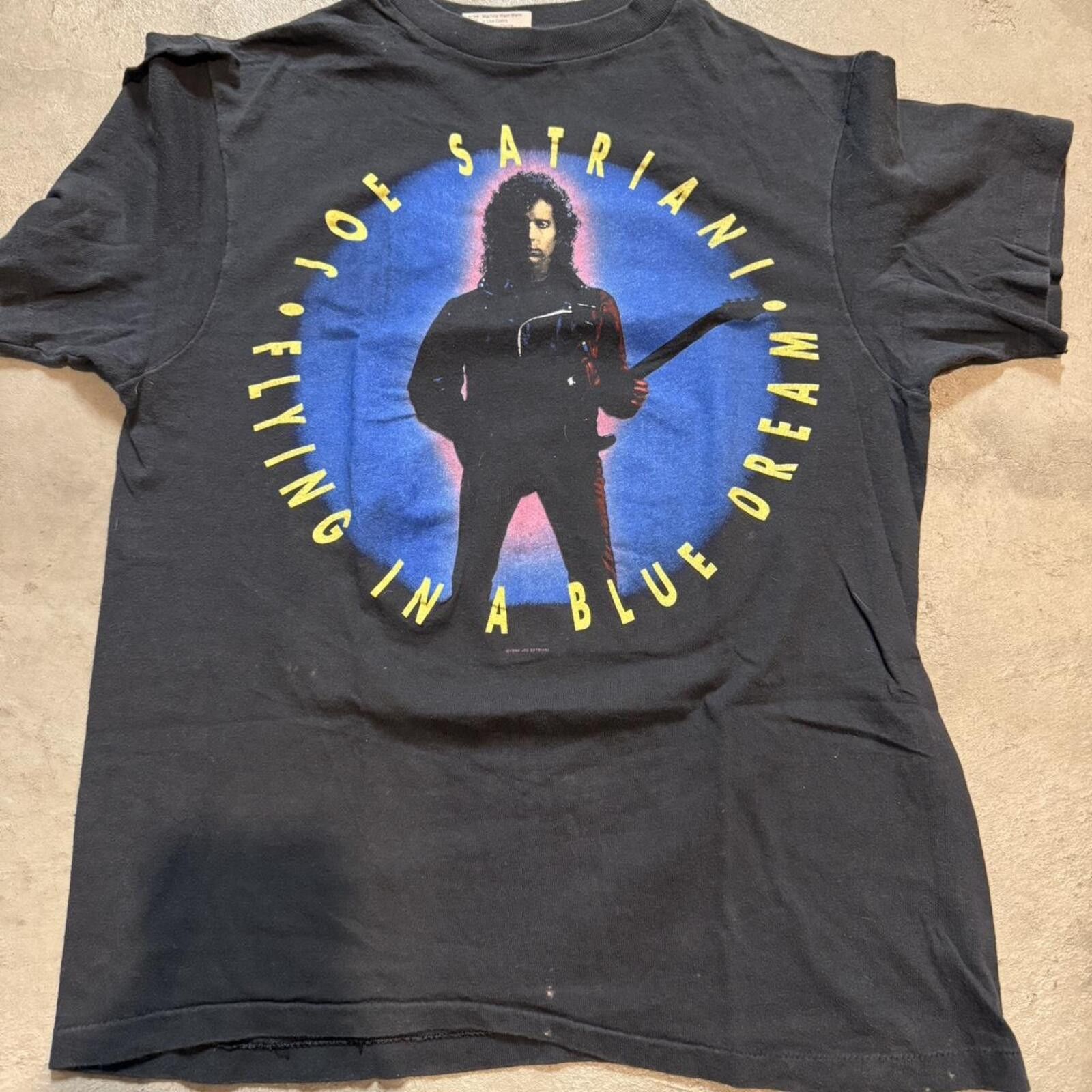 Other Authentic 1990 Joe Satriani tour t-shirt. Size US M / EU 48-50 / 2 - 1 Thumbnail