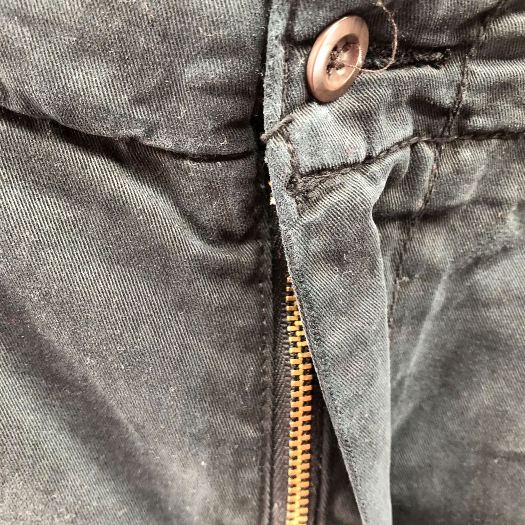 Polo Ralph Lauren VINTAGE? No. Polo Ralph Lauren Chino Shorts Mens 39 Black 10.5'' Inseam Cotton Flap Pocket Casual Everyday Classic Mens Size US L / EU 52-54 / 3 - 3 Thumbnail