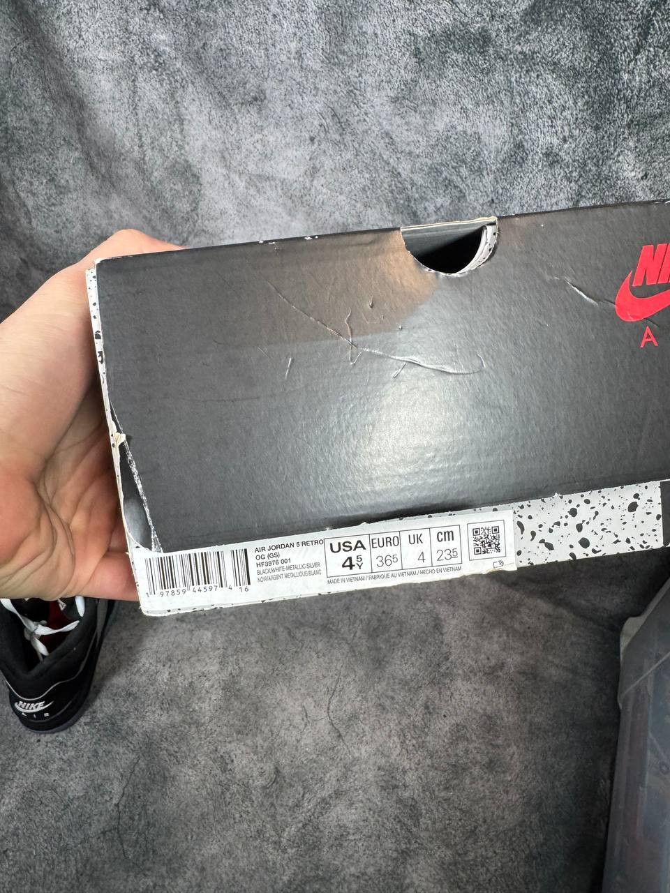 Jordan Brand Size 4.5Y | Jordan 5 Metallic With Box | Pre-Owned Size US 5 / EU 37 - 4 Thumbnail