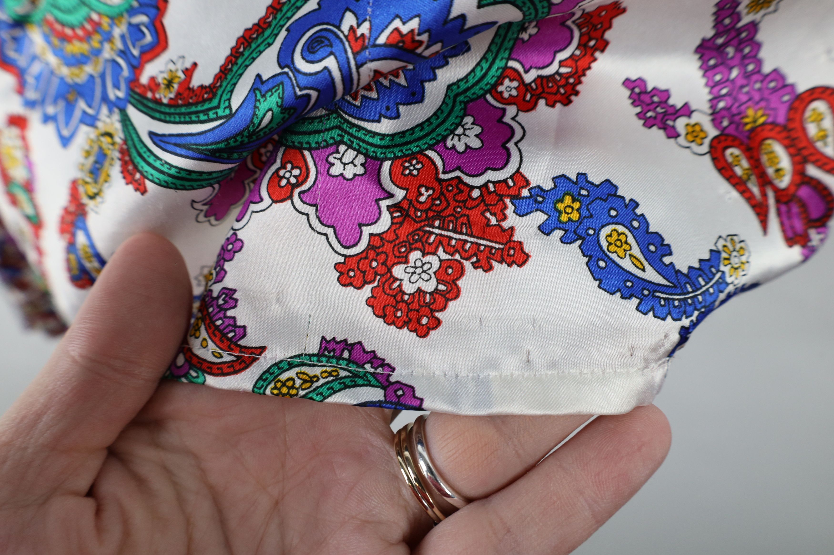 Vintage Vintage 90s Streetwear Rainbow Paisley Silky Polyester Shirt Size XXL / US 16-18 / IT 52-54 - 4 Thumbnail