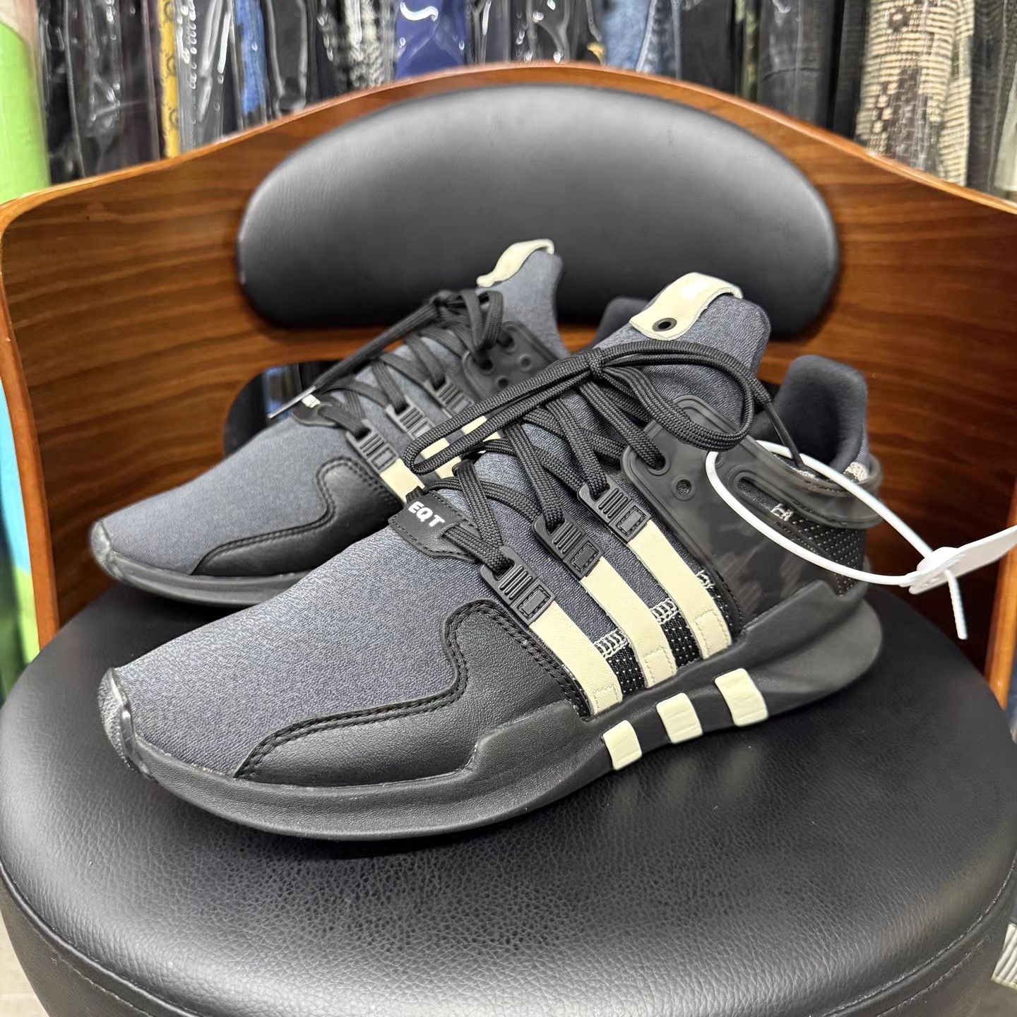 Adidas Adidas Casual Shoes K15 Size US 10 / EU 43 - 1 Thumbnail