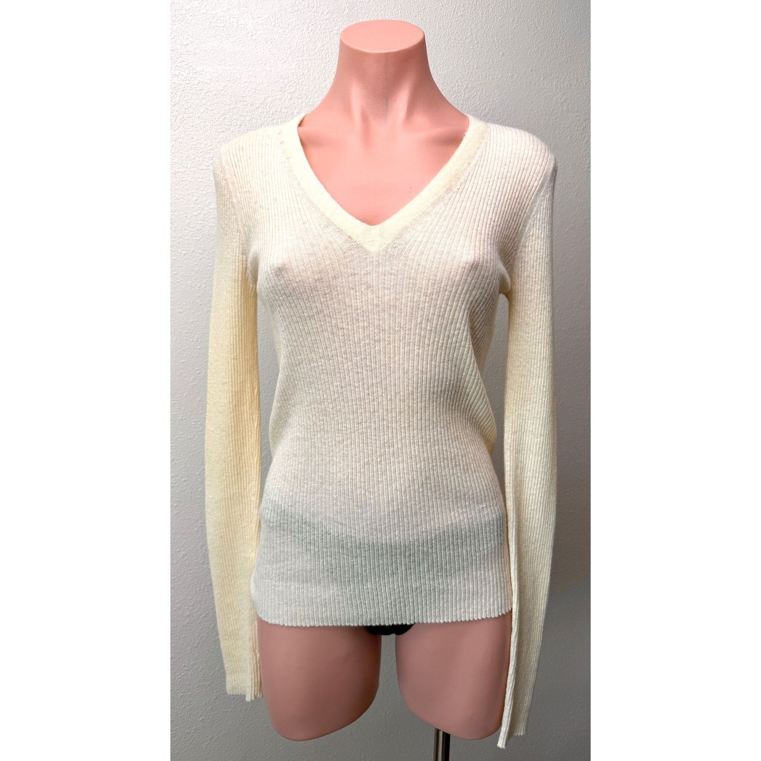 Rag & Bone Rag & Bone Ribbed V Neck Sweater Women US S Cream Size S / US 4 / IT 40 - 2 Thumbnail