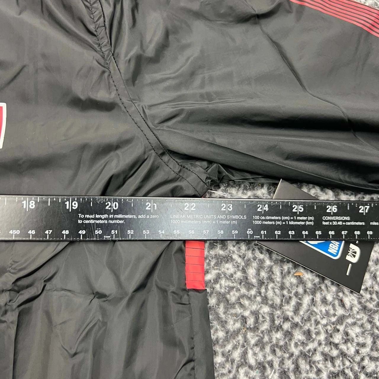 NBA Chicago Bulls Windbreaker Jacket Men 1/4 Zip Long Sleeve S Size US S / EU 44-46 / 1 - 4 Thumbnail