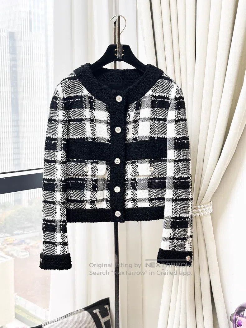 Chanel Chanel Tweed checkered round-neck knitted long-sleeved sho Size XS / US 0-2 / IT 36-38 - 1 Thumbnail