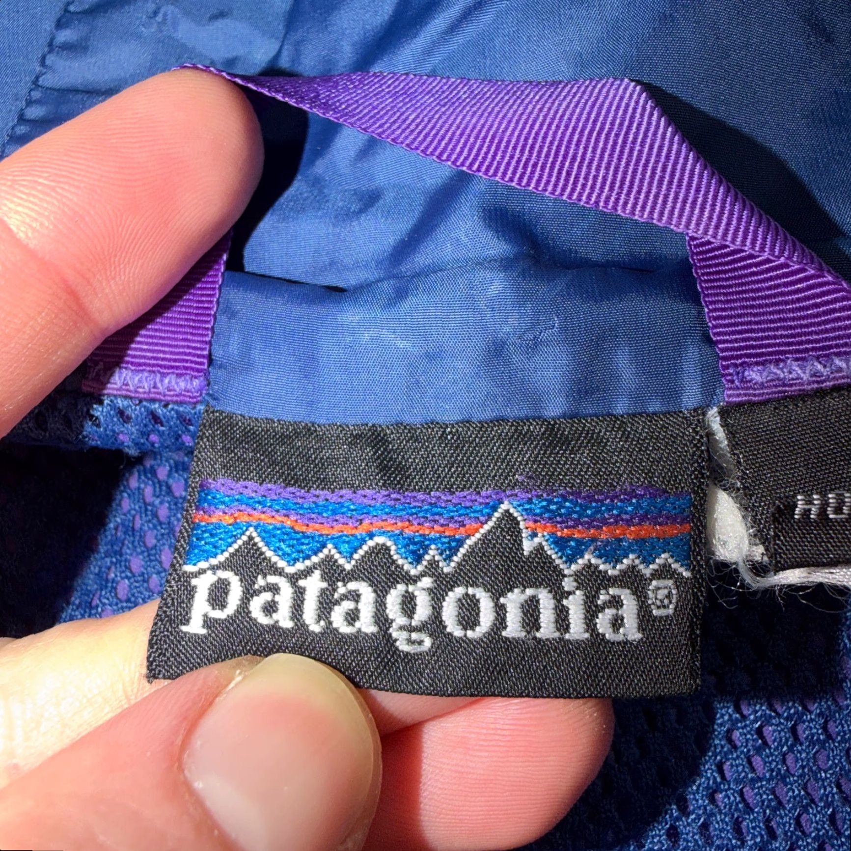 Patagonia VINTAGE Patagonia Hooded Jacket Mens L Purple Windbreaker 90s Rain Parka Zip Size US L / EU 52-54 / 3 - 4 Thumbnail