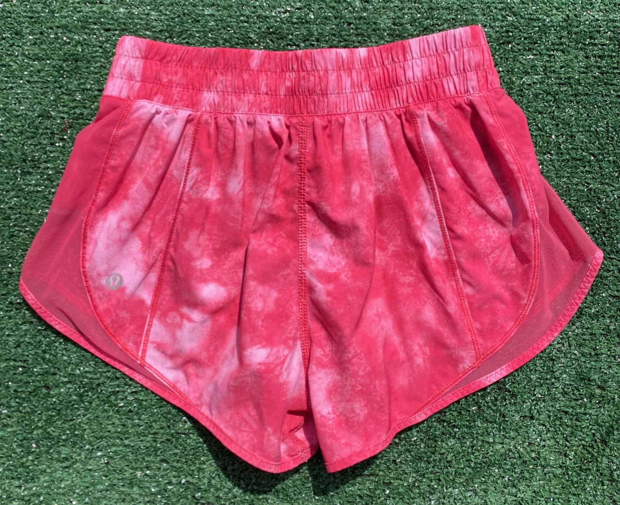 Lululemon Lululemon Beat The Heat Pink Tidal Trip Hotty Hot Shorts 4 Size 28" / US 6 / IT 42 - 3 Thumbnail