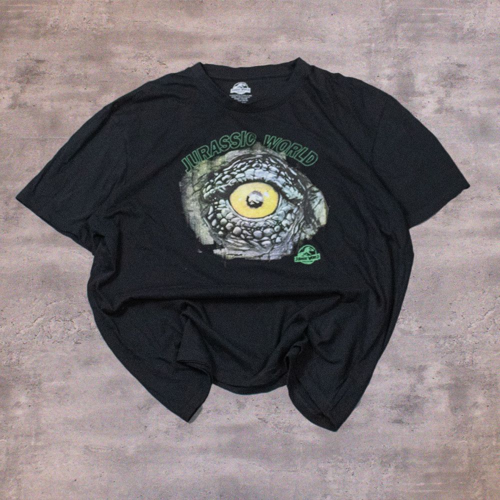 Vintage Jurassic World Dinosaur Y2K Style Crazy Black T-Shirt Size US L / EU 52-54 / 3 - 1 Thumbnail