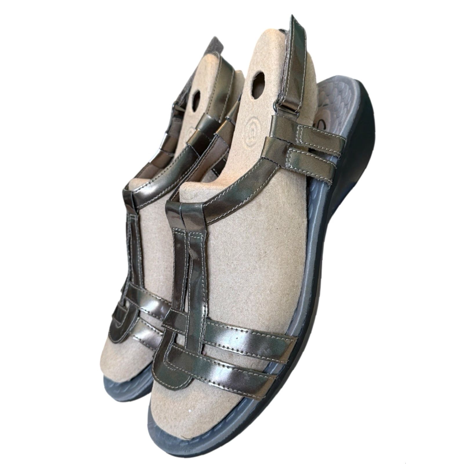Clarks Clark’s Collection Metallic Patent Leather Strappy Sandals 10 M Gunmetal Gray Sandals Bohemian Comfort Slide Sandals Women Mens Womens Size US 8 / IT 38 - 4 Thumbnail