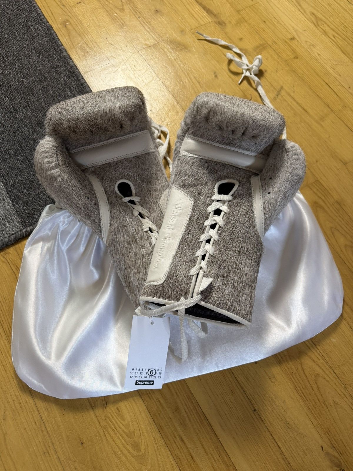 Maison Margiela × Supreme Boxing gloves Size ONE SIZE - 1 Thumbnail