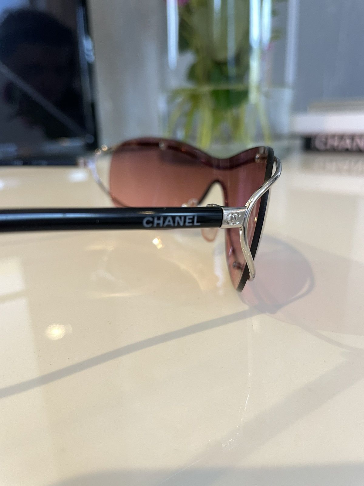 Chanel × Vintage 🔥ULTRA RARE🔥 Chanel Pink Vintage Sunglasses Size ONE SIZE - 5 Thumbnail