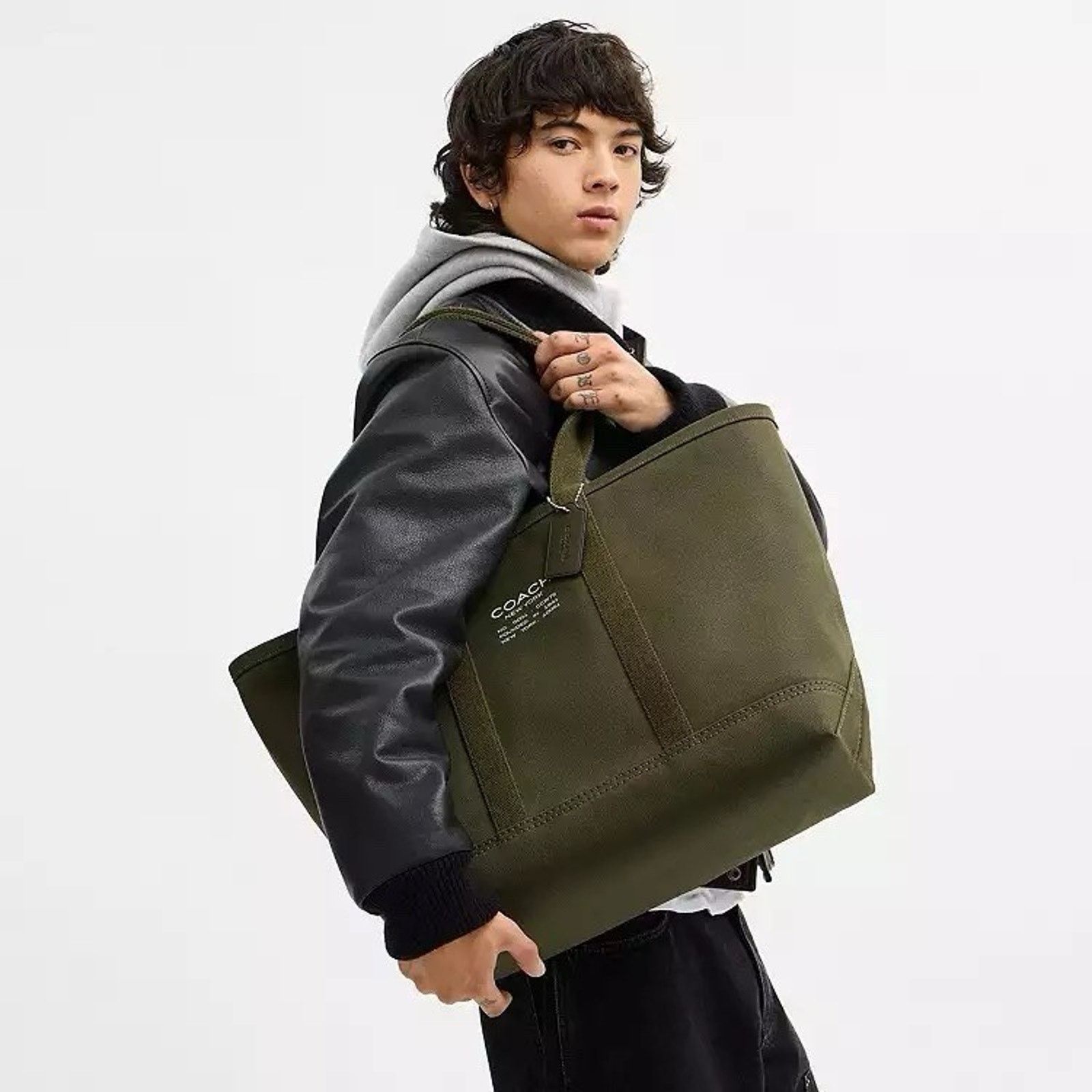 Coach NWT COACH Utility Tote Large Shoulder Bag Olive CCW72 Size ONE SIZE - 9 Thumbnail