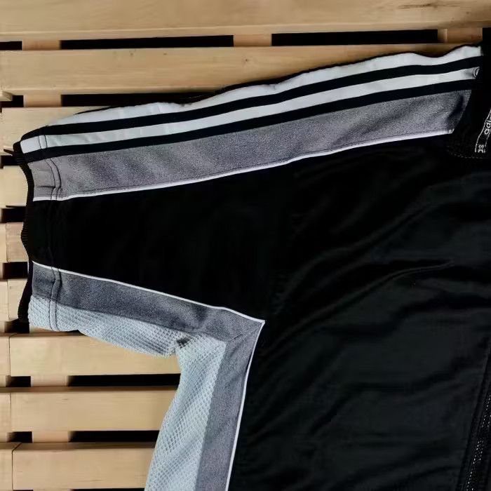Adidas × Vintage Mens Jacket Adidas Vintage Top Tracksuit Size L Size US L / EU 52-54 / 3 - 4 Thumbnail