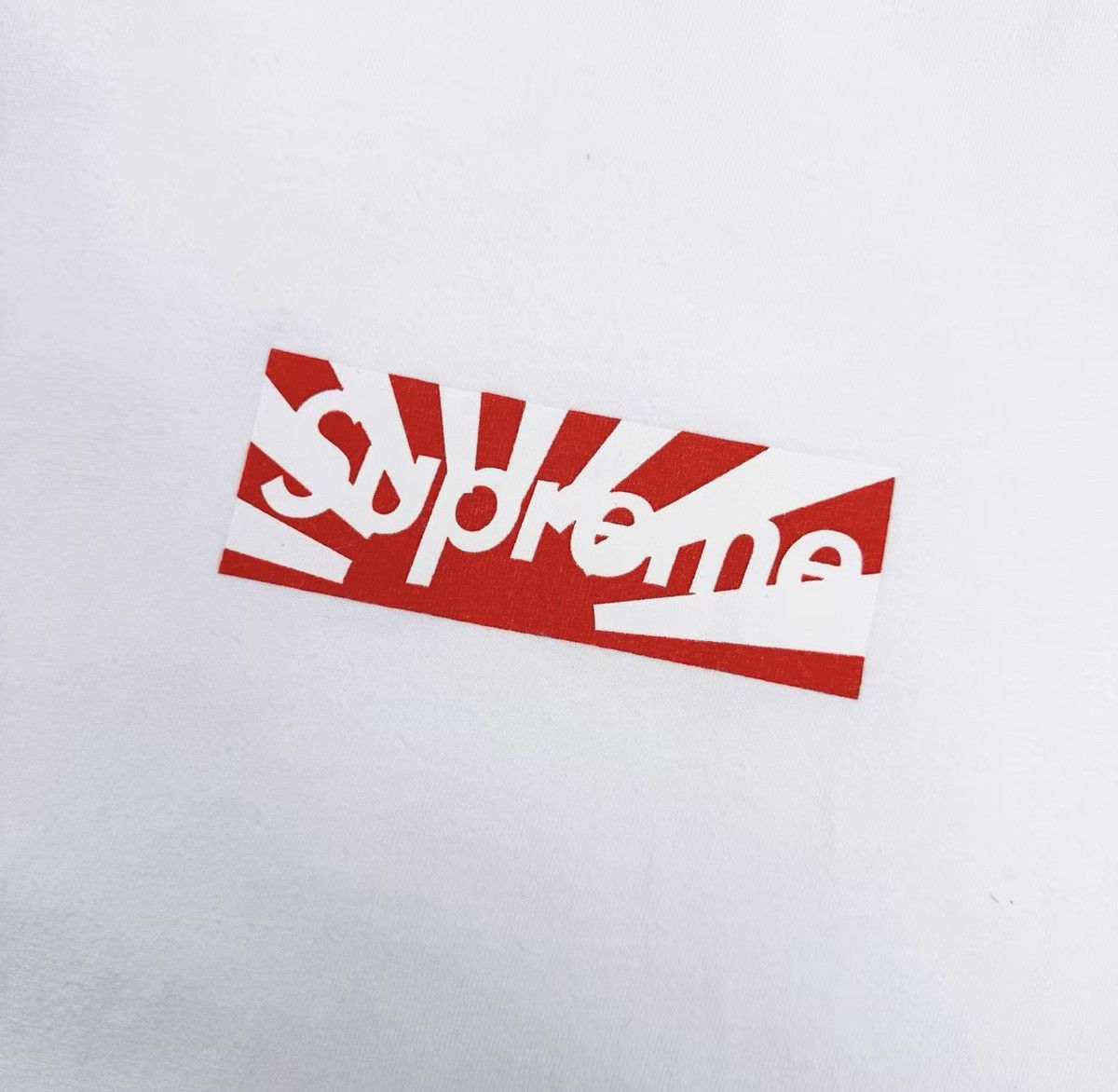 Supreme Supreme Japan relief box logo tee T-shirt Size US M / EU 48-50 / 2 - 2 Thumbnail