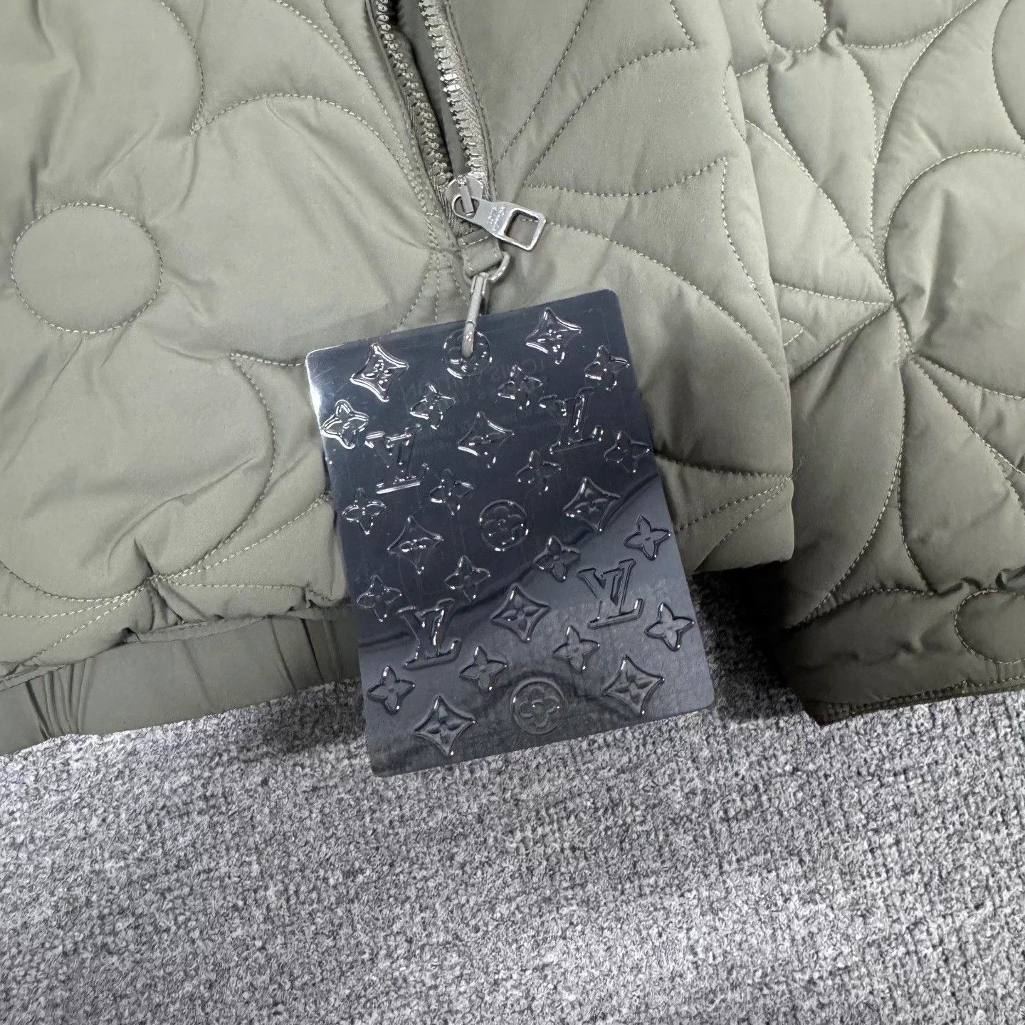 Louis Vuitton LV 3 Flower Quilted Jacket Vintage Green 48 Tags Size US M / EU 48-50 / 2 - 6 Thumbnail