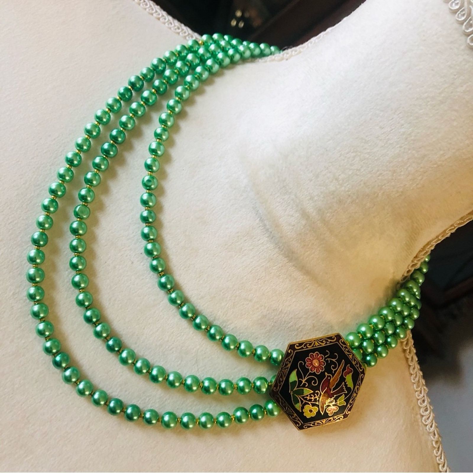 Handcrafted cloisonné triple strand green pearl necklace