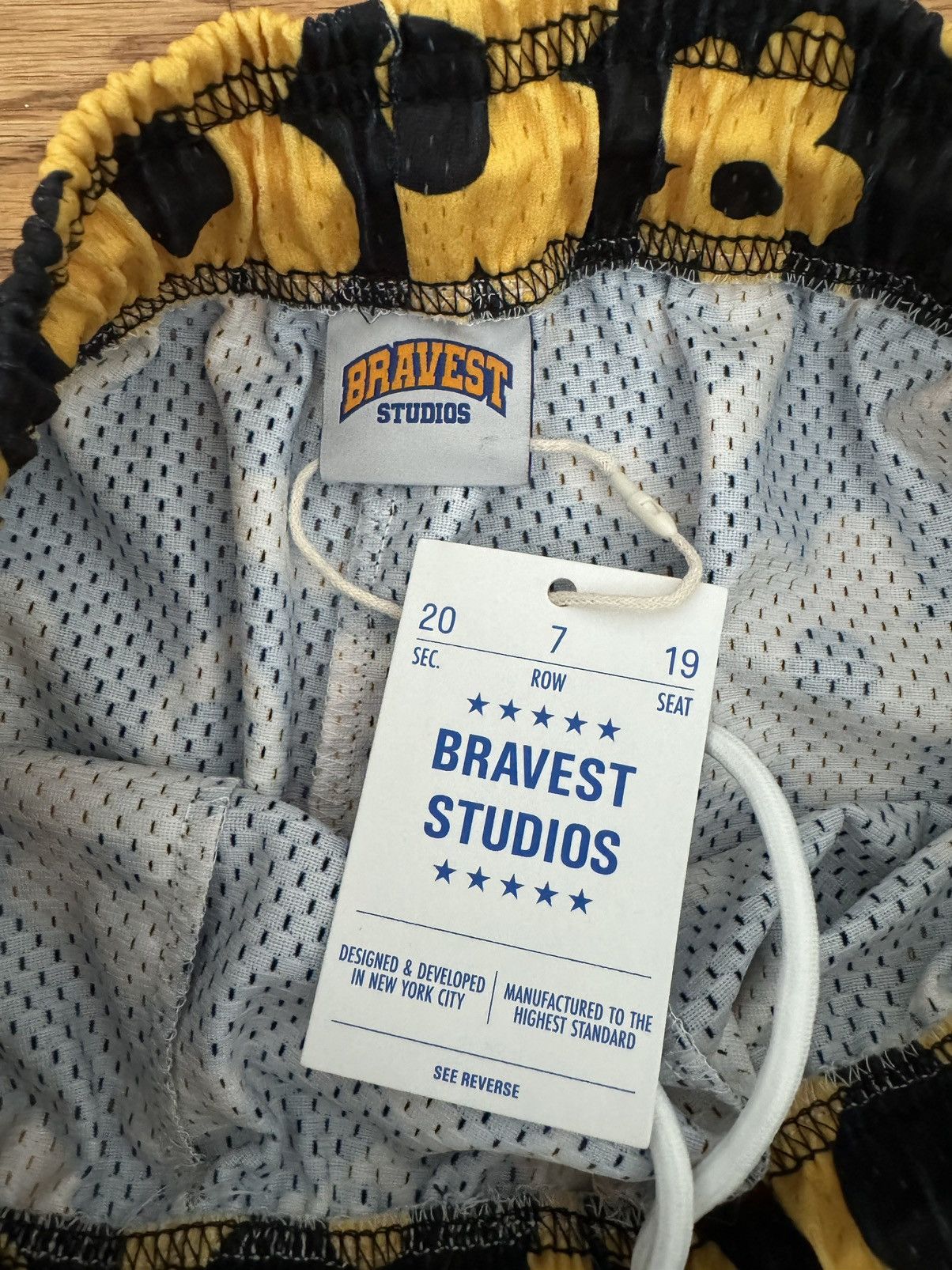 Bravest Studios Black/Yellow Louis V Shorts Size US 31 - 4 Thumbnail