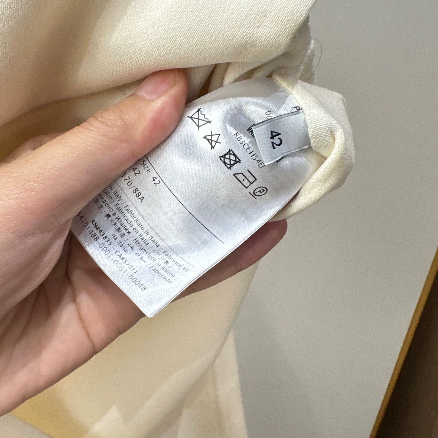 Valentino Valentino apr292 V Logo Cream Wool Jacket 42 Size M / US 6-8 / IT 42-44 - 5 Thumbnail