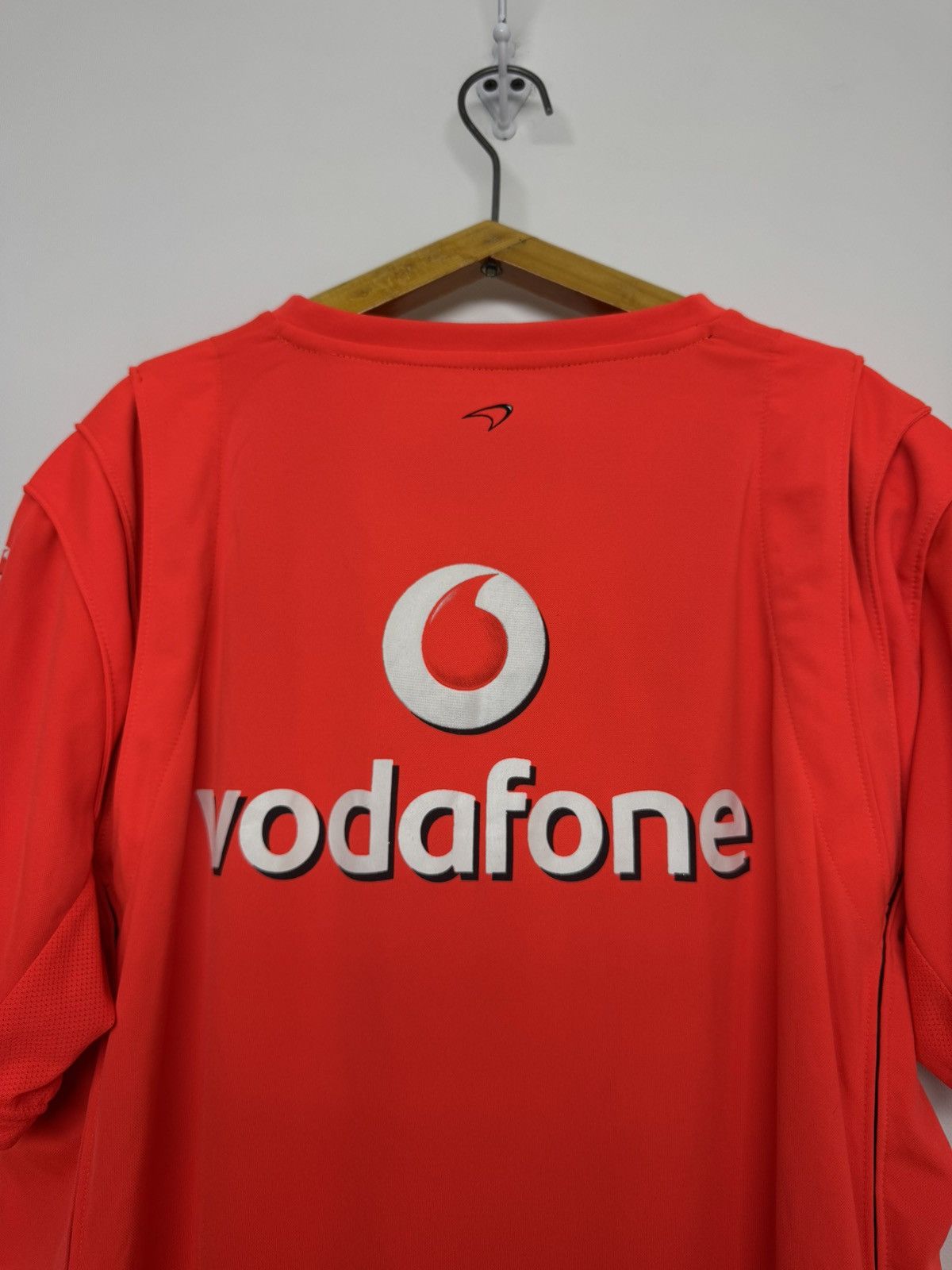 Mercedes-Benz Vodafone Vintage Mercedes-Benz McLaren racing tshirt Size US XL / EU 56 / 4 - 6 Thumbnail