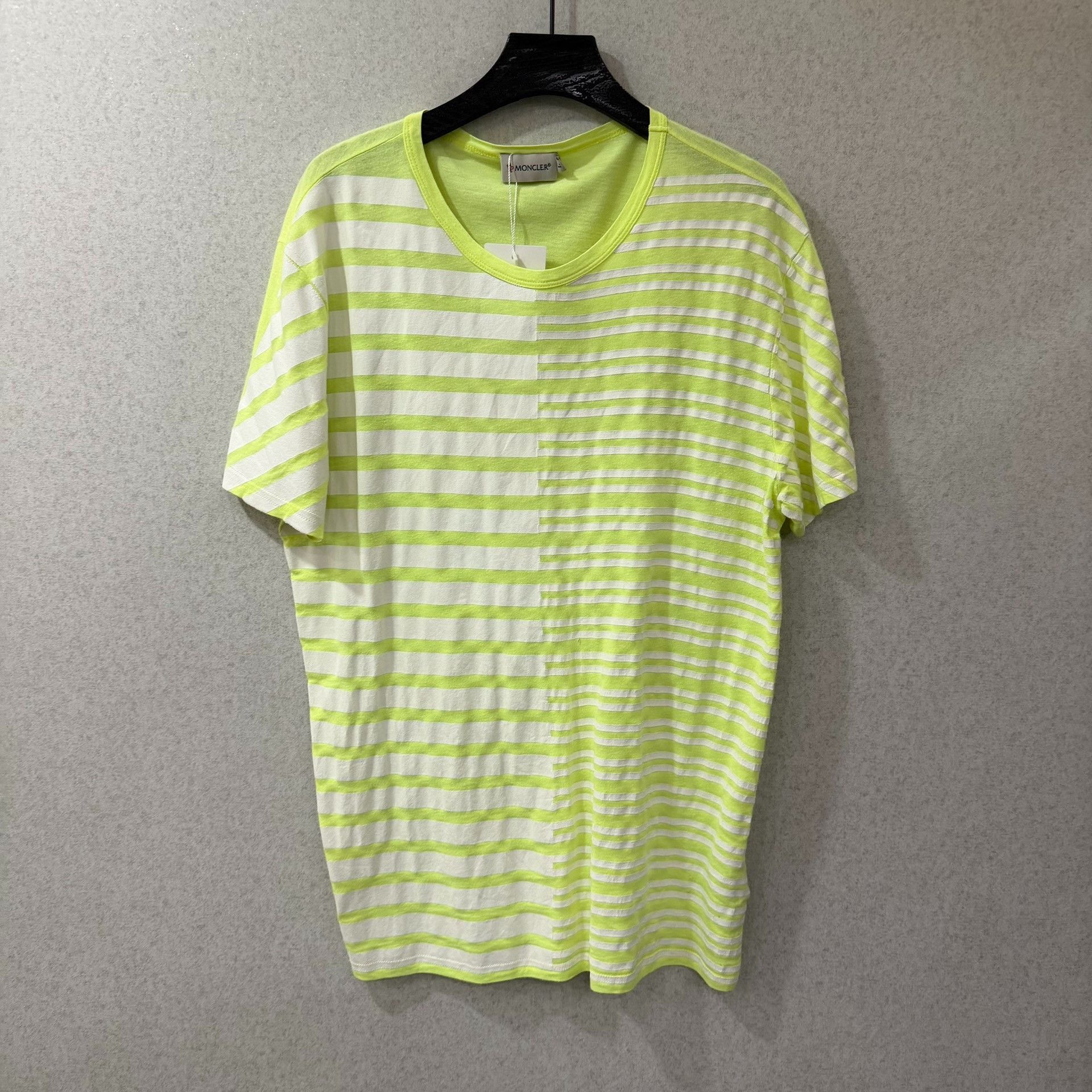 Moncler Moncler Yellow T-Shirt l Men Size US L / EU 52-54 / 3 - 1 Thumbnail