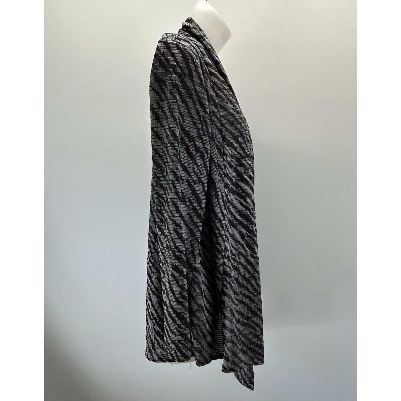 Chicos Chico’s Women’s Sz 0 Black & Grey Pattern Cardigan Size S / US 4 / IT 40 - 2 Thumbnail