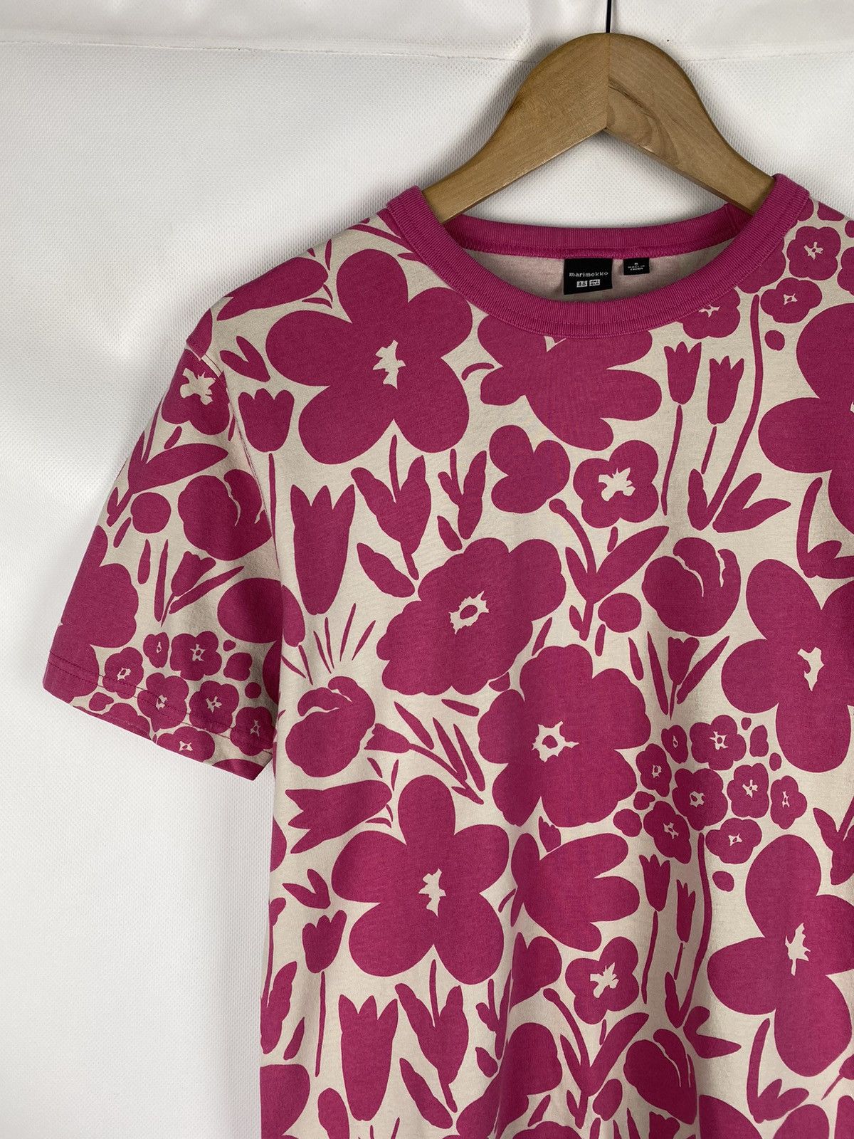 Uniqlo Marimekko Uniqlo ladies floral pattern t shirt size S Size S / US 4 / IT 40 - 4 Thumbnail