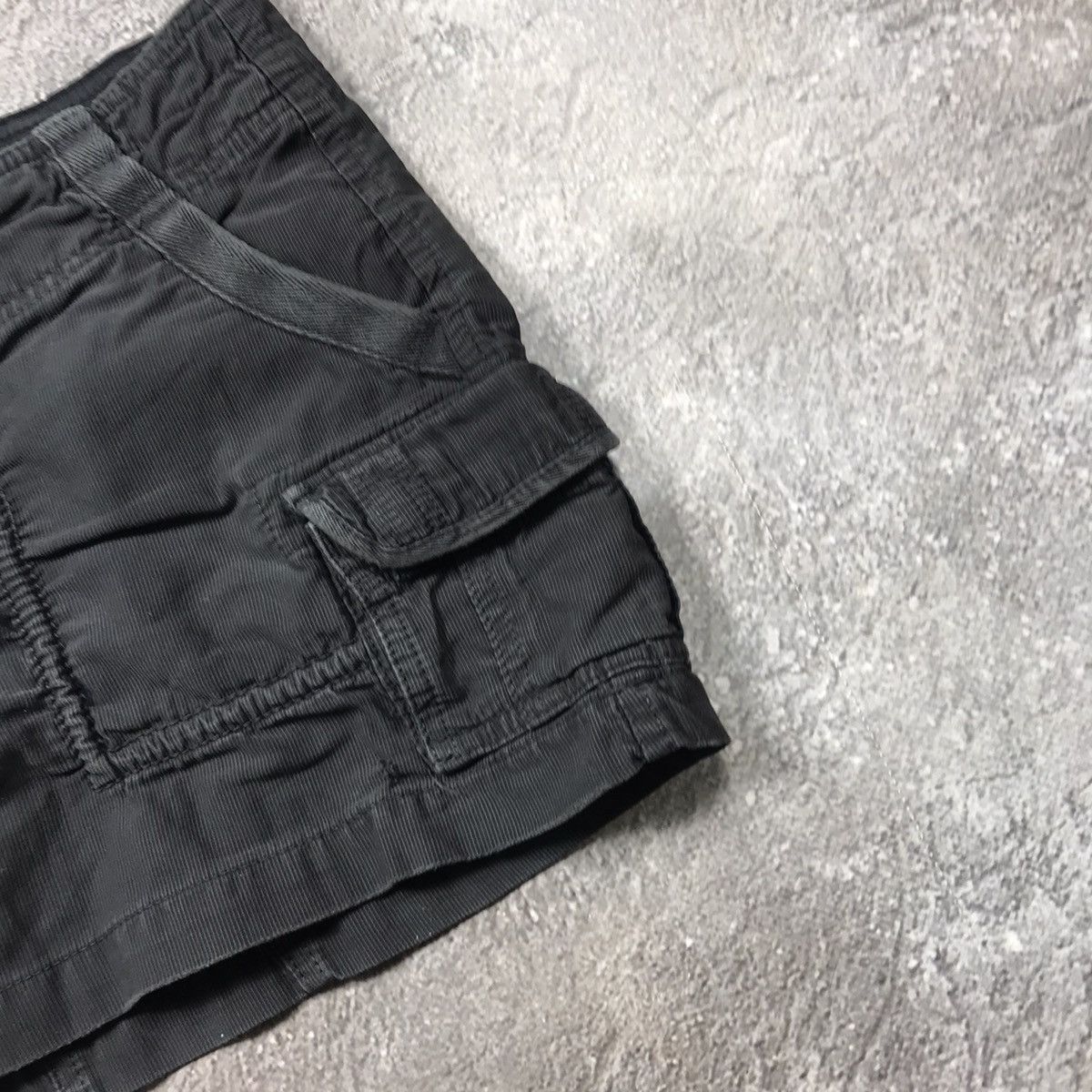 Vintage Y2K Black Cargo Mini Skirt Baggy Avant Garde Grunge Faded 32 Size 32" / US 10 / IT 46 - 3 Thumbnail