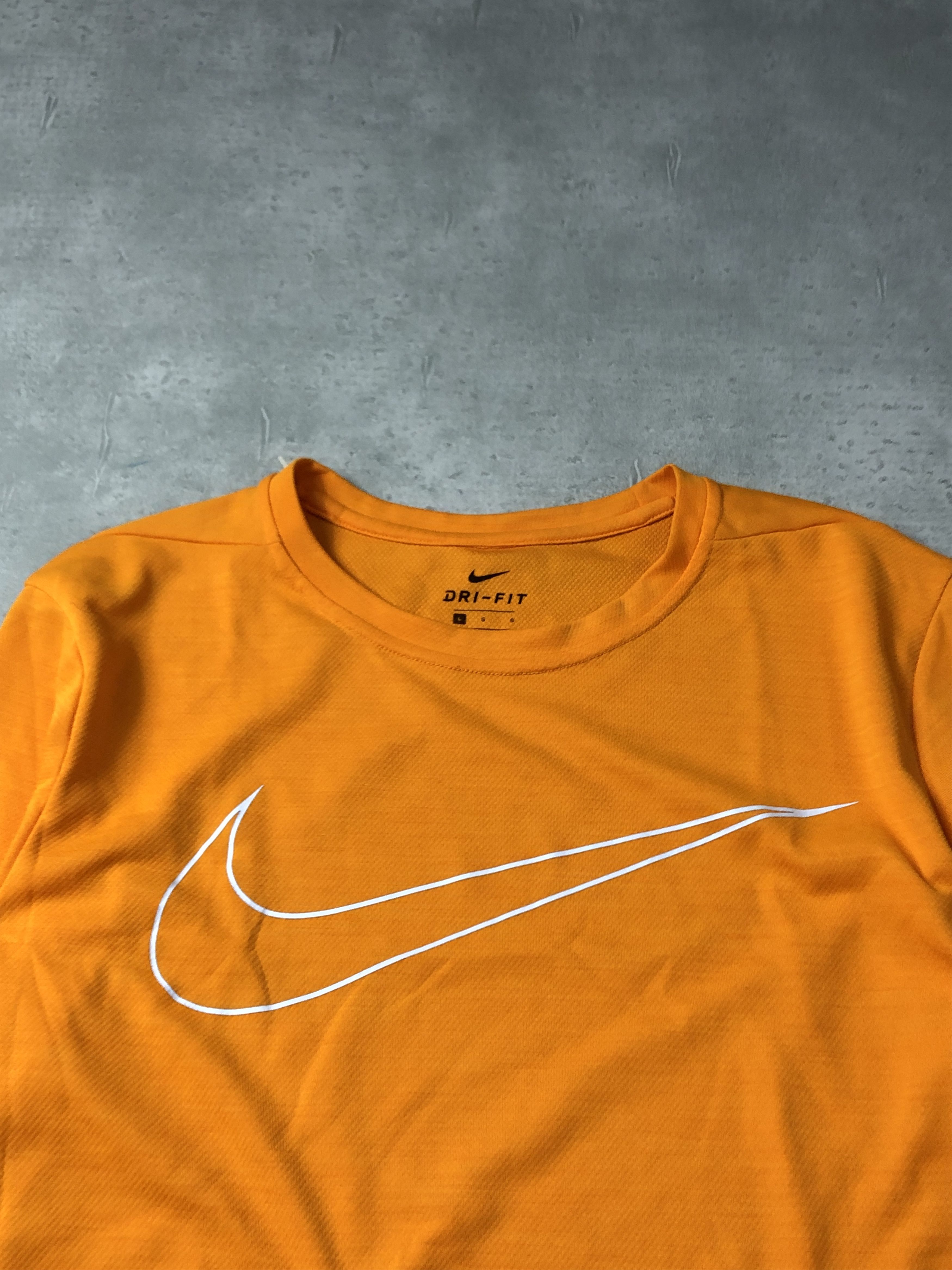 Nike Nike plain running tee t-shirt 23-3-39 86 Size US L / EU 52-54 / 3 - 3 Thumbnail