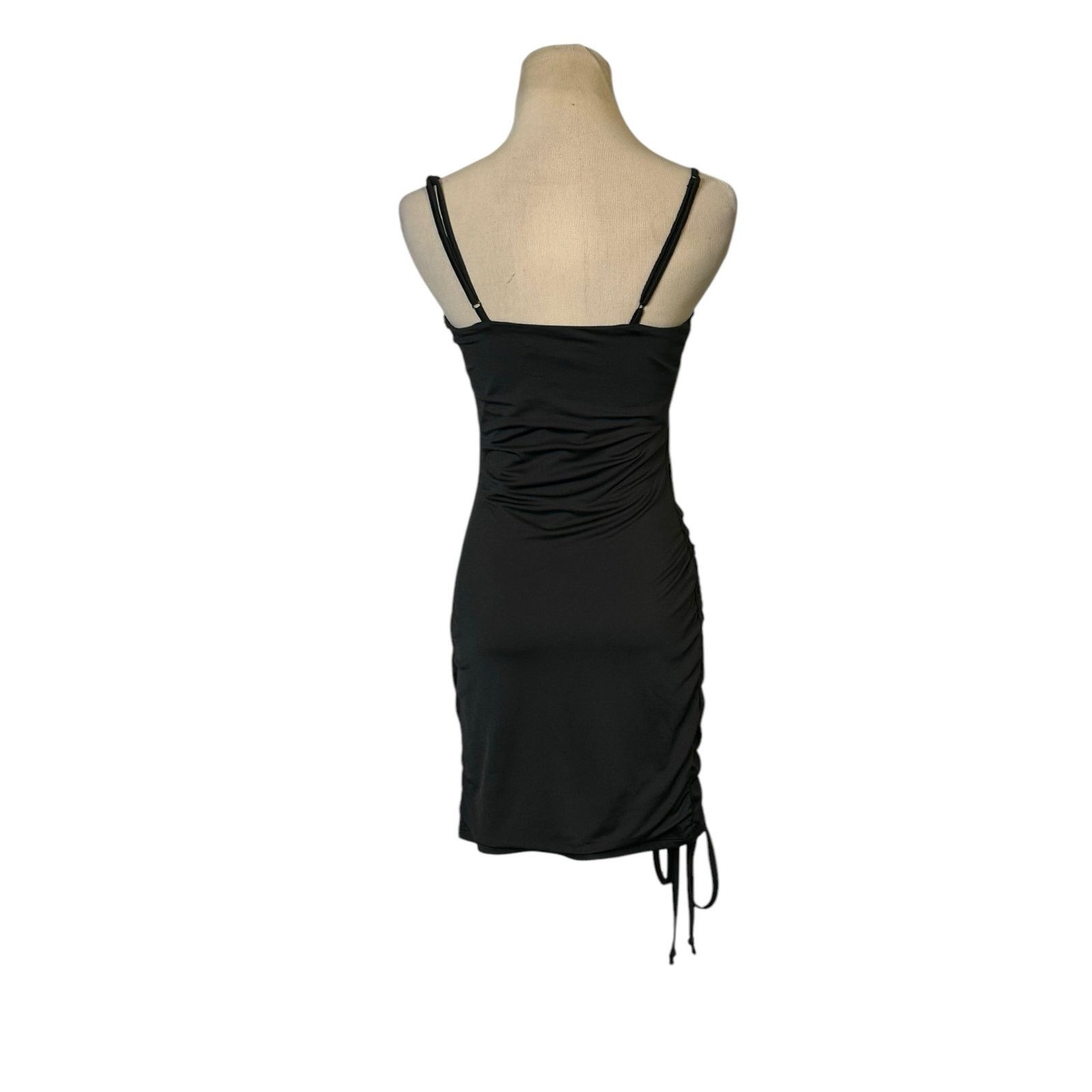 Forever 21 Forever 21 black ruched bodycon mini dress size Small Size S / US 4 / IT 40 - 9 Thumbnail