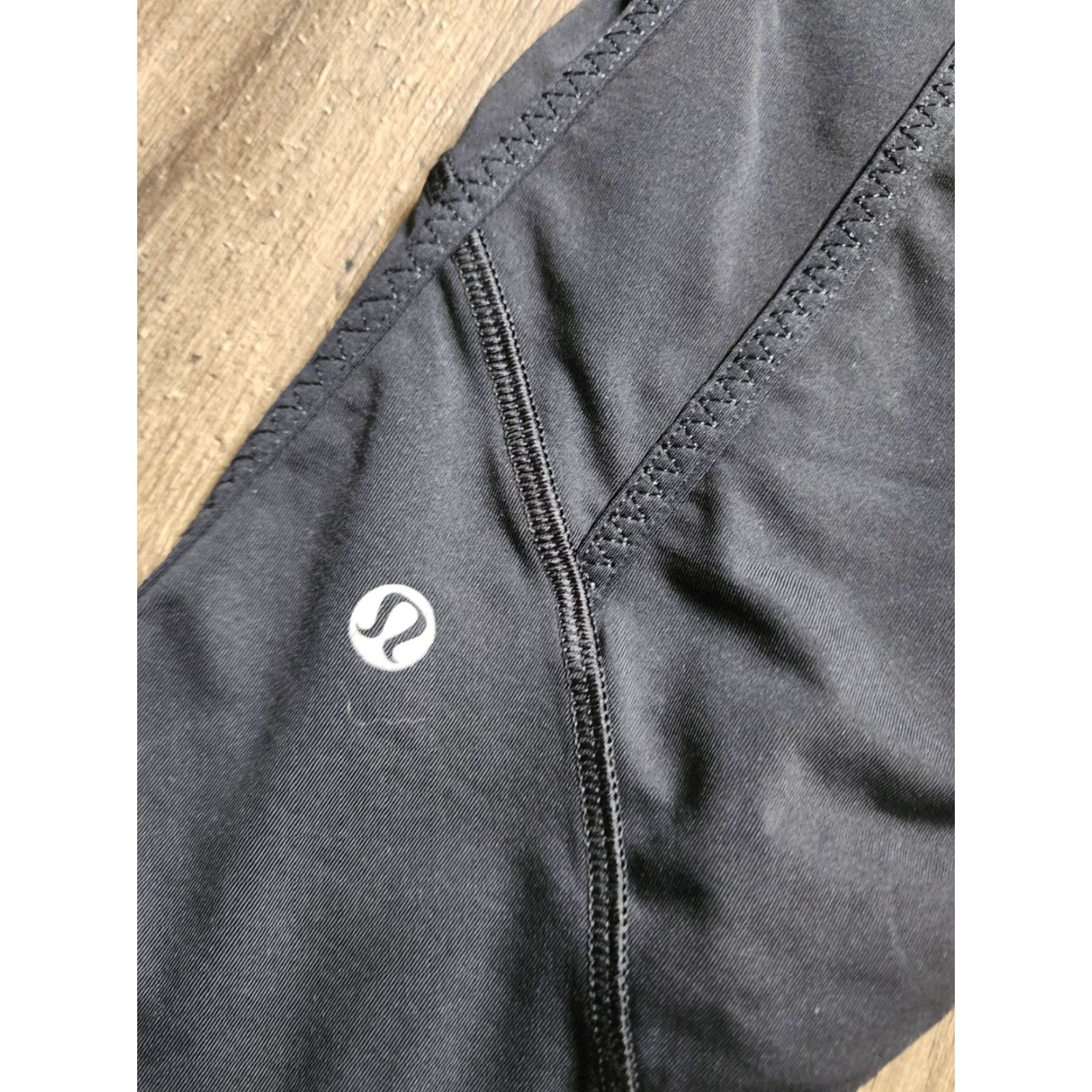 Lululemon WOMENS LULULEMON Black Compression Cropped Leggings Size 6 Athleisure Size 28" / US 6 / IT 42 - 5 Thumbnail