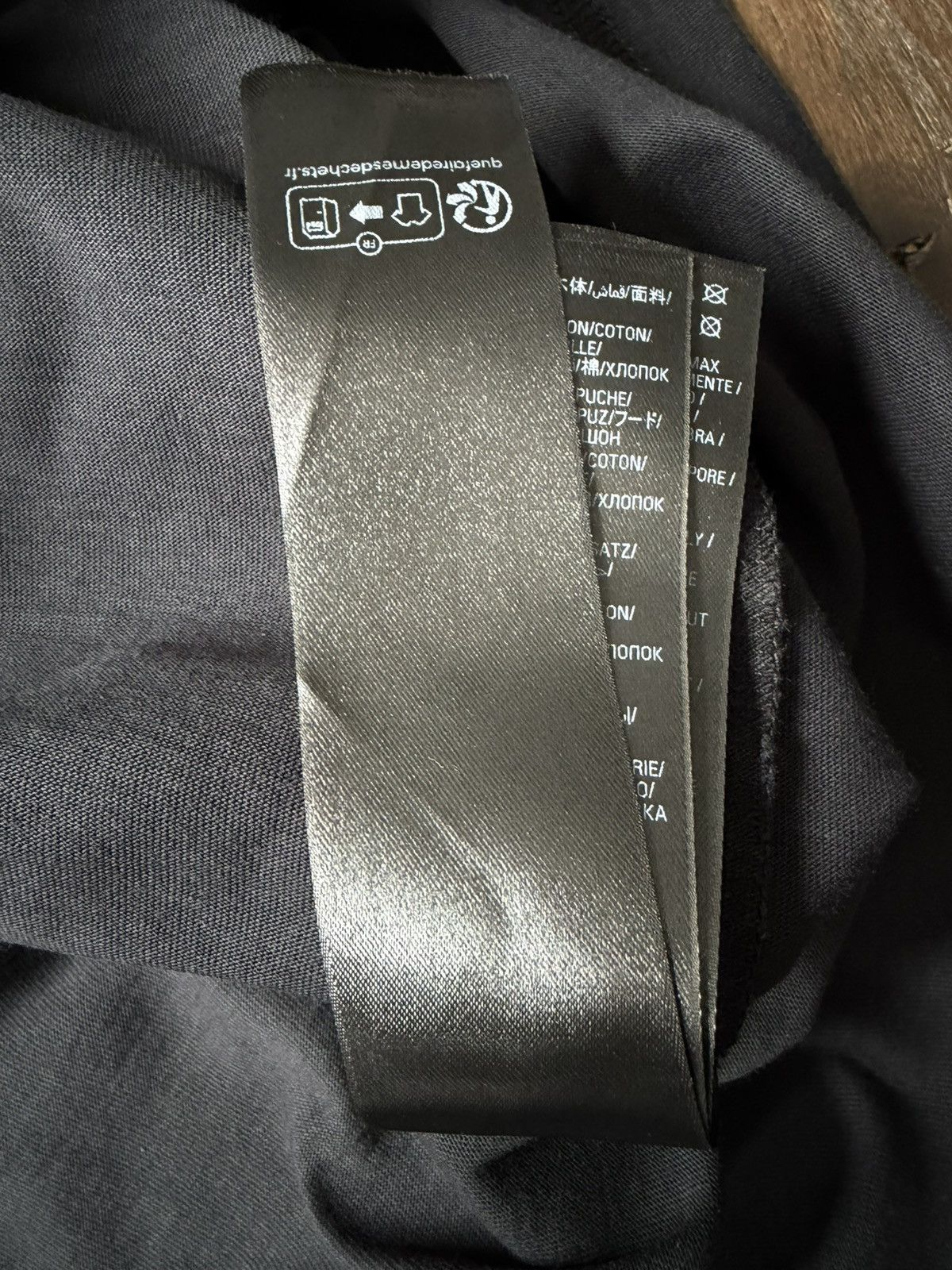 Balenciaga Balenciaga incognito short sleeve t-shirt size 3 Size US L / EU 52-54 / 3 - 12 Thumbnail